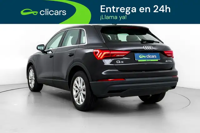 Audi Q3 view 9