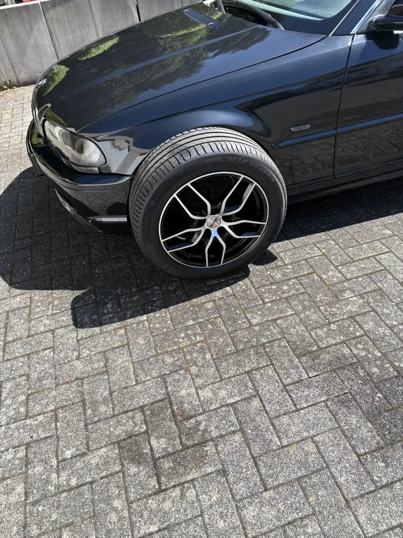 BMW 323 Ci - 1