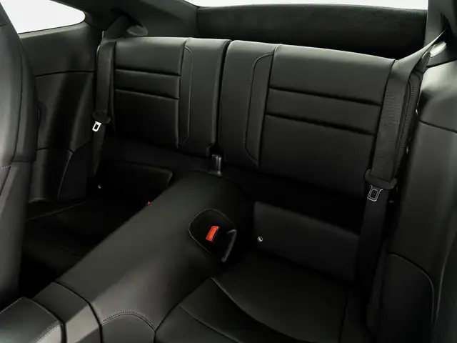Porsche 911 view 10
