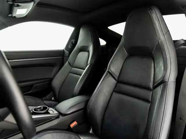 Porsche 911 view 9