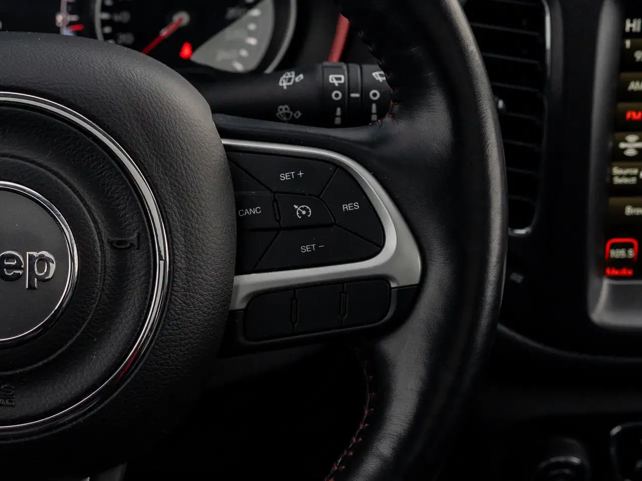 Jeep Compass photo Jeep Compass