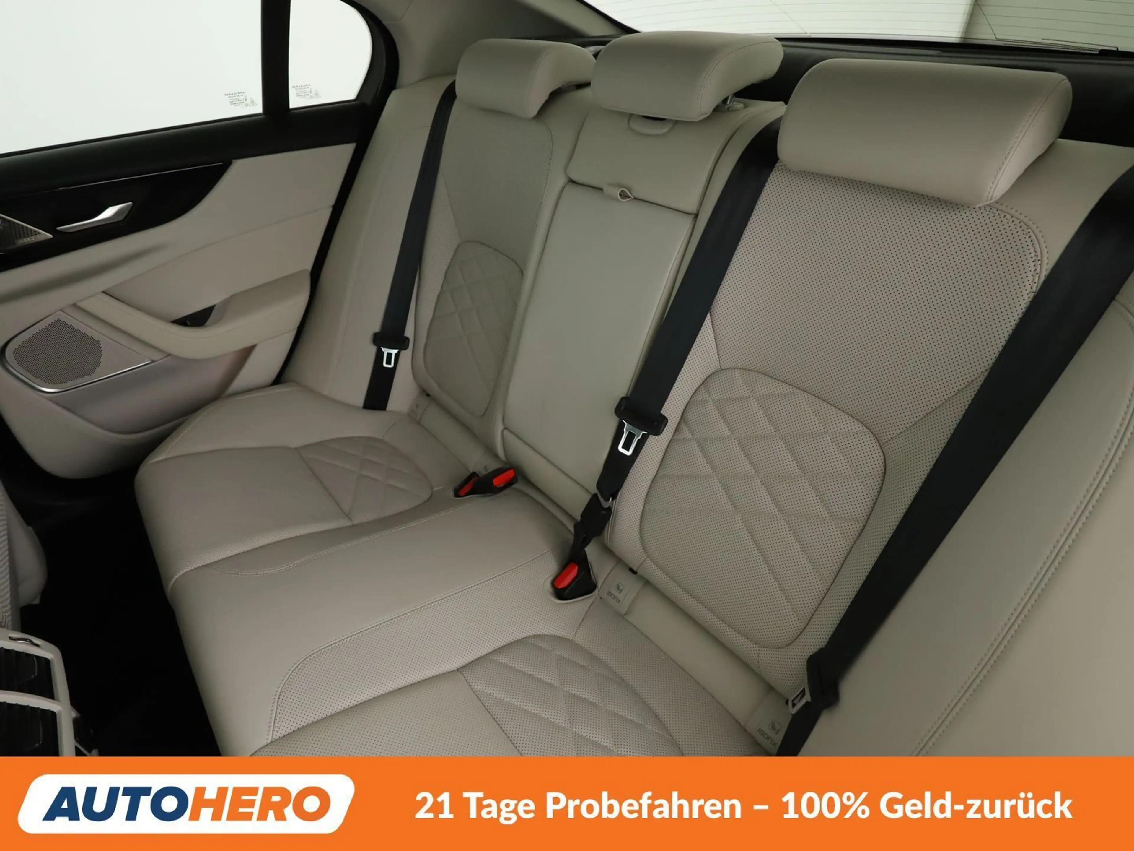 Jaguar XE 25t HSE Aut.*NAV*HUD*MATRIX*ACC*360CAM*PDC*SHZ* — photo 14