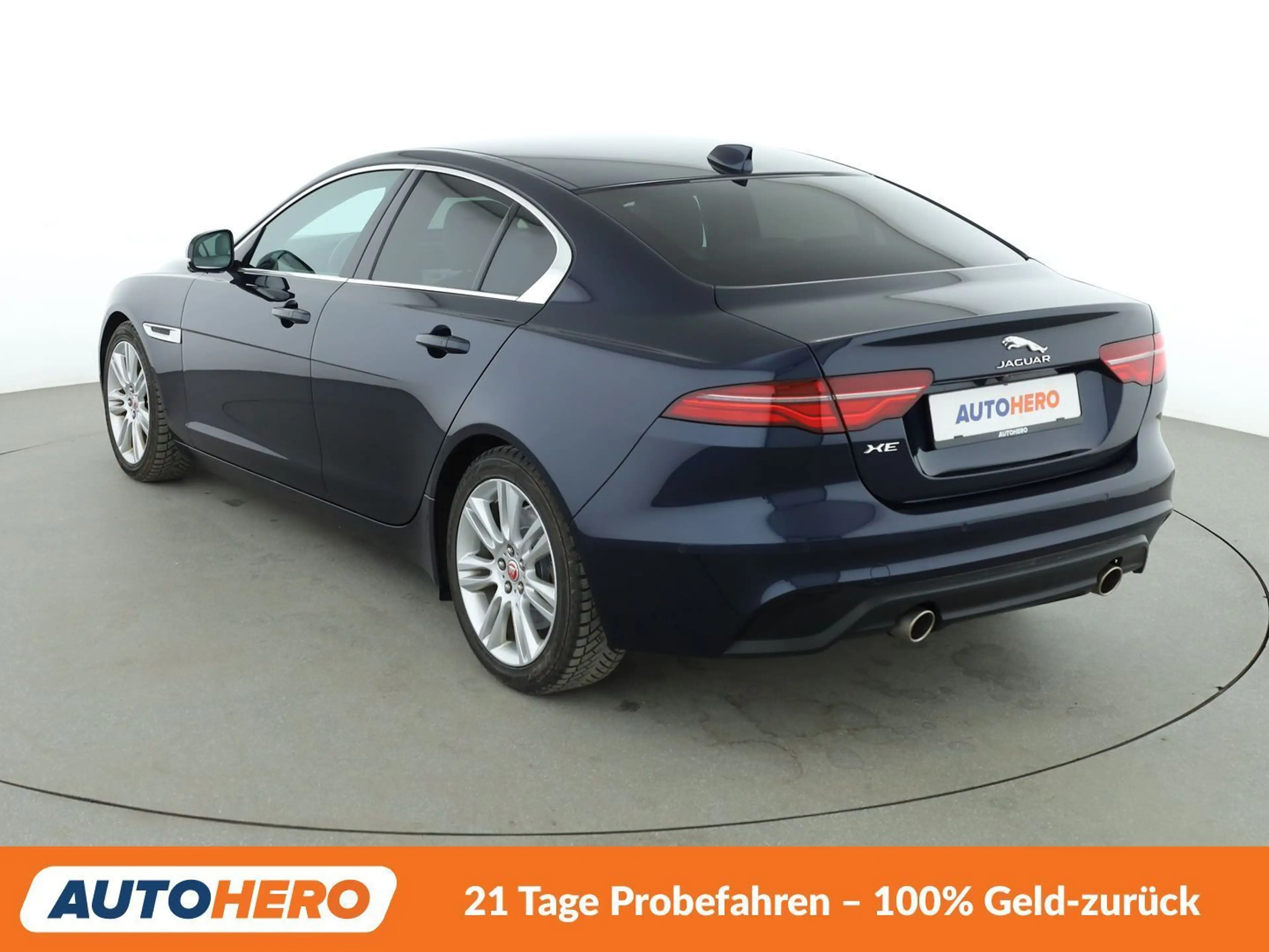 Jaguar XE 25t HSE Aut.*NAV*HUD*MATRIX*ACC*360CAM*PDC*SHZ* — photo 4