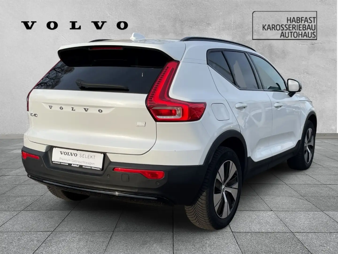 Volvo XC40 Plus Dark Plug-In Hybrid 2WD StandHZG Navi Digital Weiß - 2