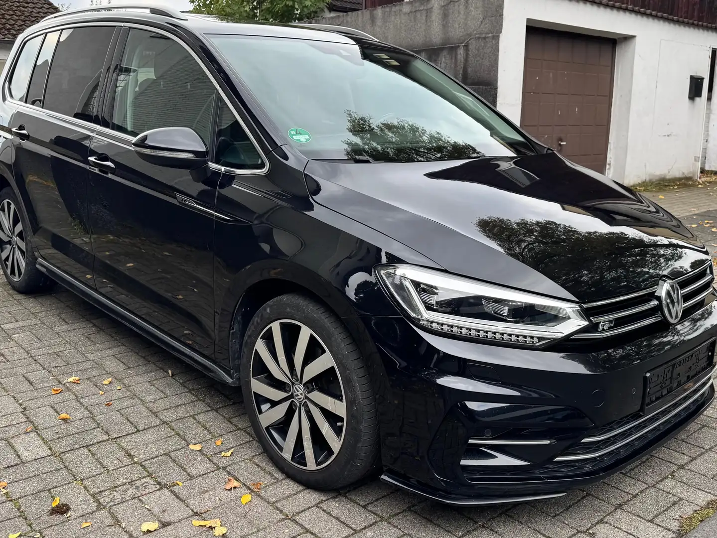 Volkswagen Touran Highline R-Line 2.0 TDI DSG 190PS Pano.Rück.KAM Schwarz - 2