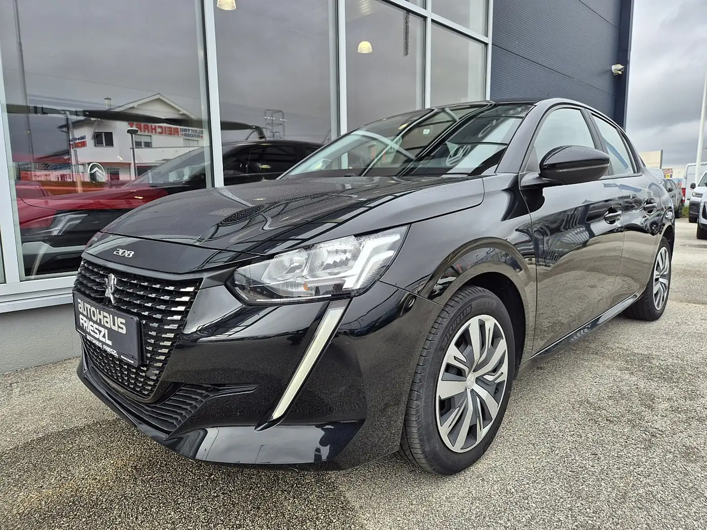 Peugeot 208 Active PureTech 75 S&S Schwarz - 1