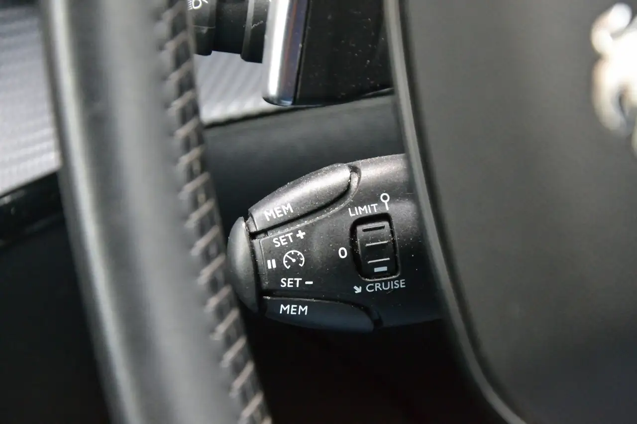 Peugeot 208 1.2 PureTech Allure Pack 101PK Automaat Achter, миниатюра 13