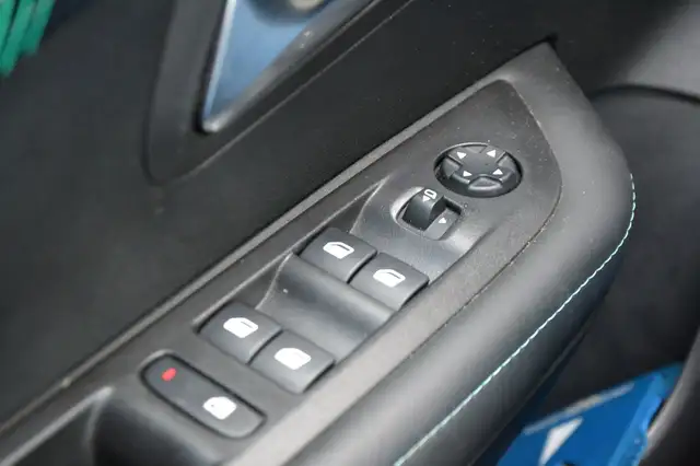 Peugeot 208 view 18