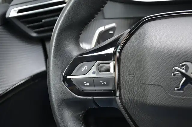 Peugeot 208 view 16