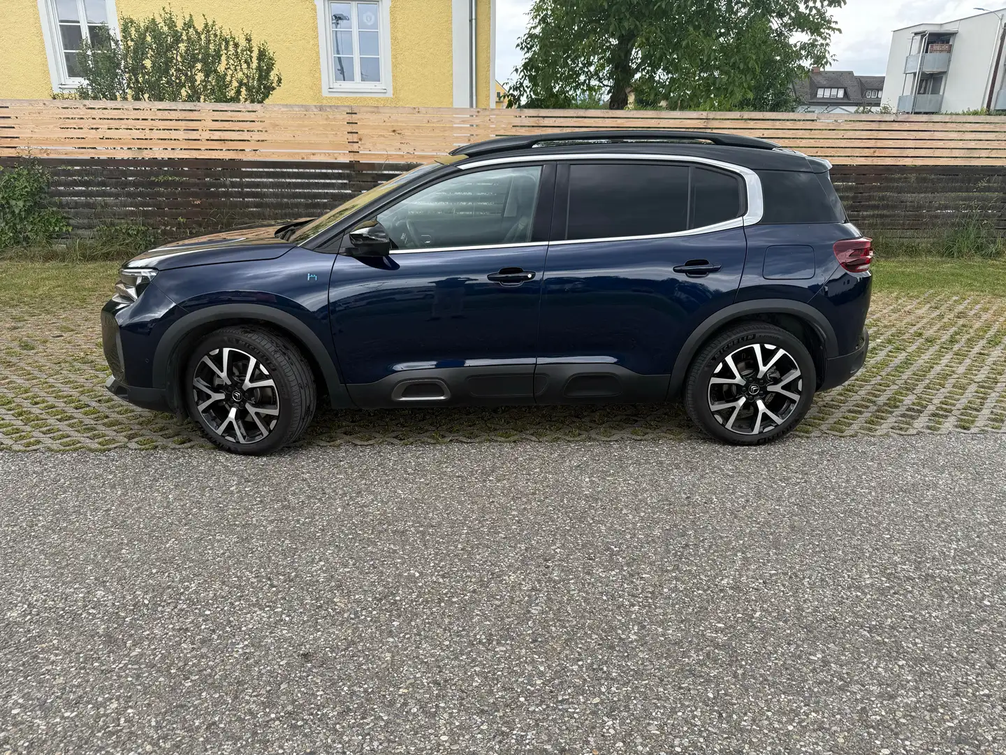 Citroen C5 Aircross C5 Aircross Shine Pack Hybrid 225 e-EAT8 Shine Pac Blau - 2