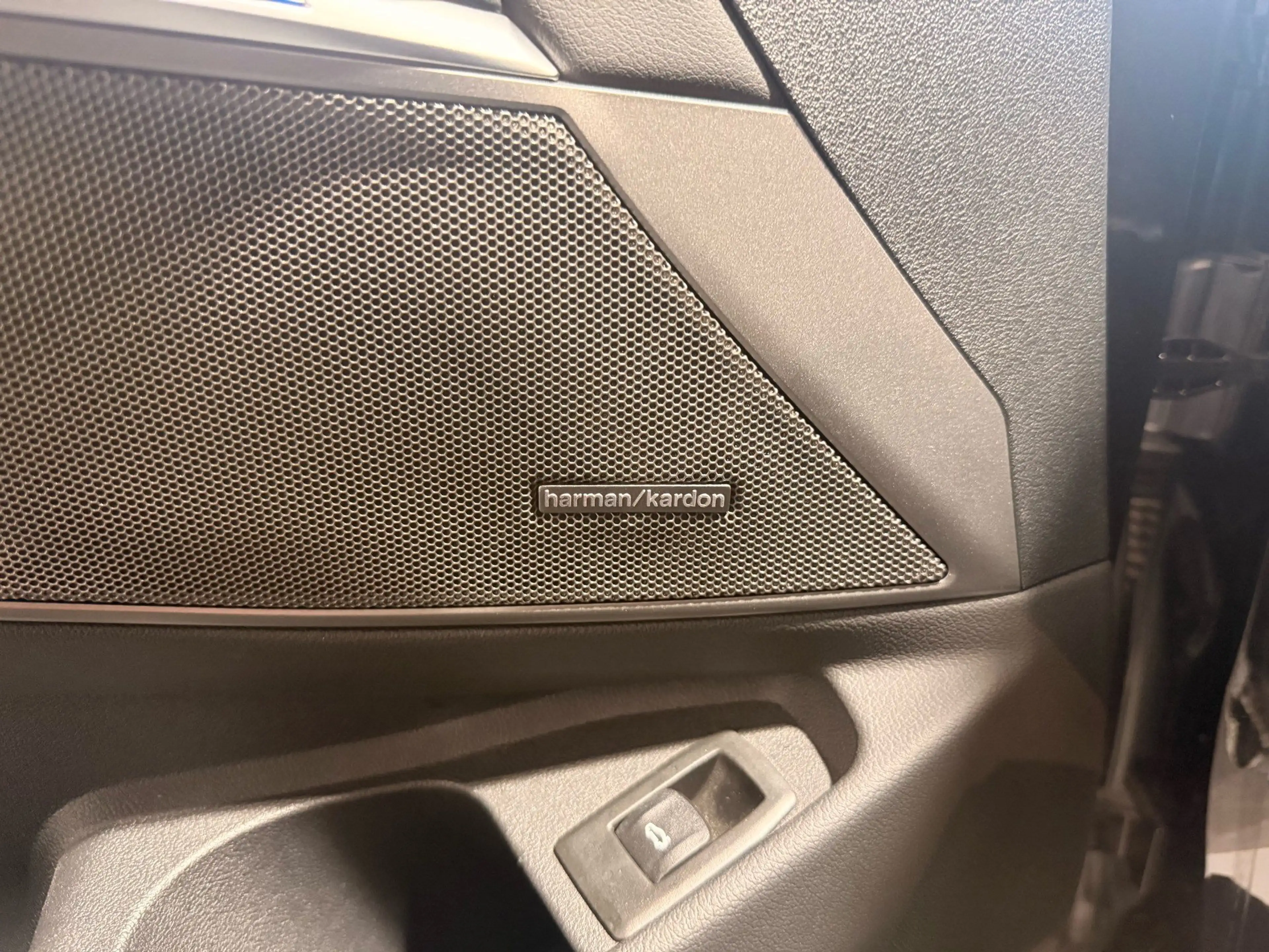 BMW M3 Competition Touring xDrive CARBON H&K — photo 13