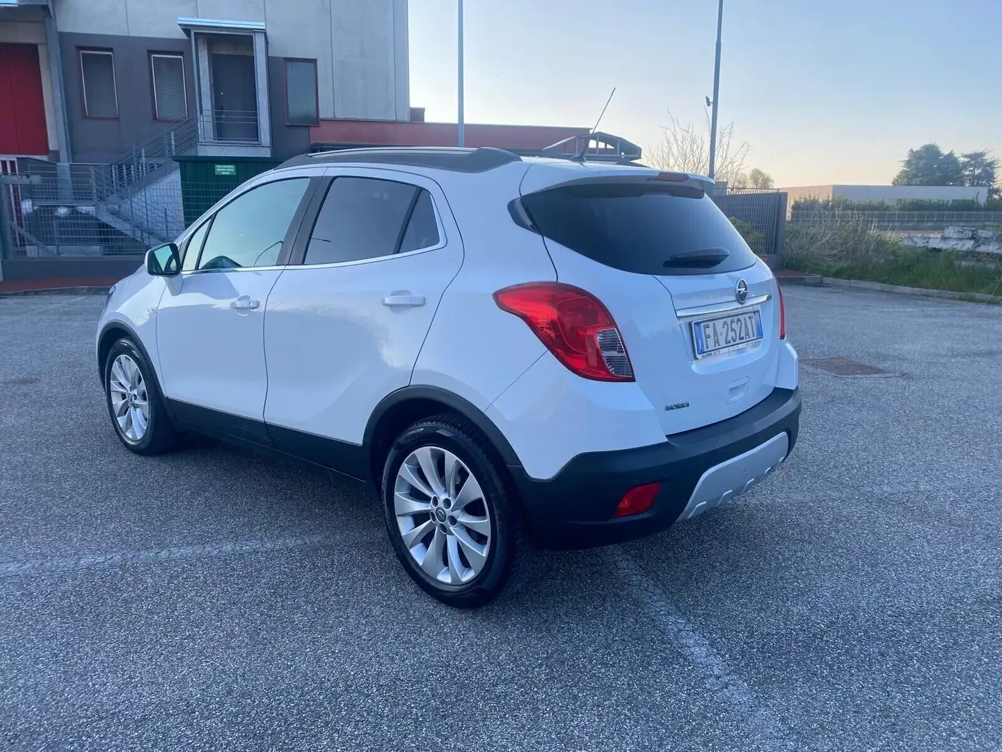 Opel Mokka 1.6 Ecotec 115CV 4x2 Start&Stop Cosmo Blanc - 2