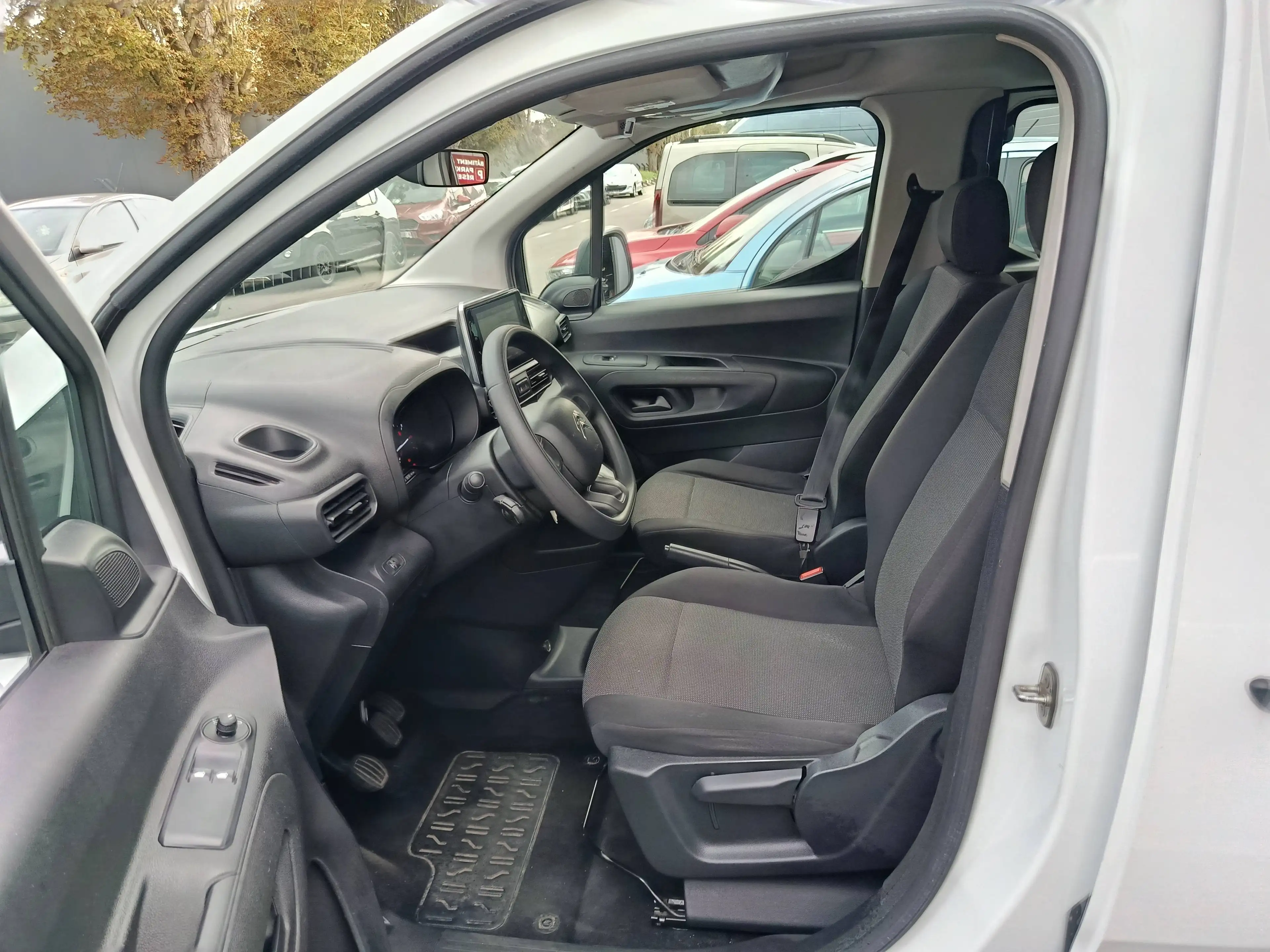 Citroen Berlingo Berlingo 1.2 Essence 5places Airco Navi — photo 8