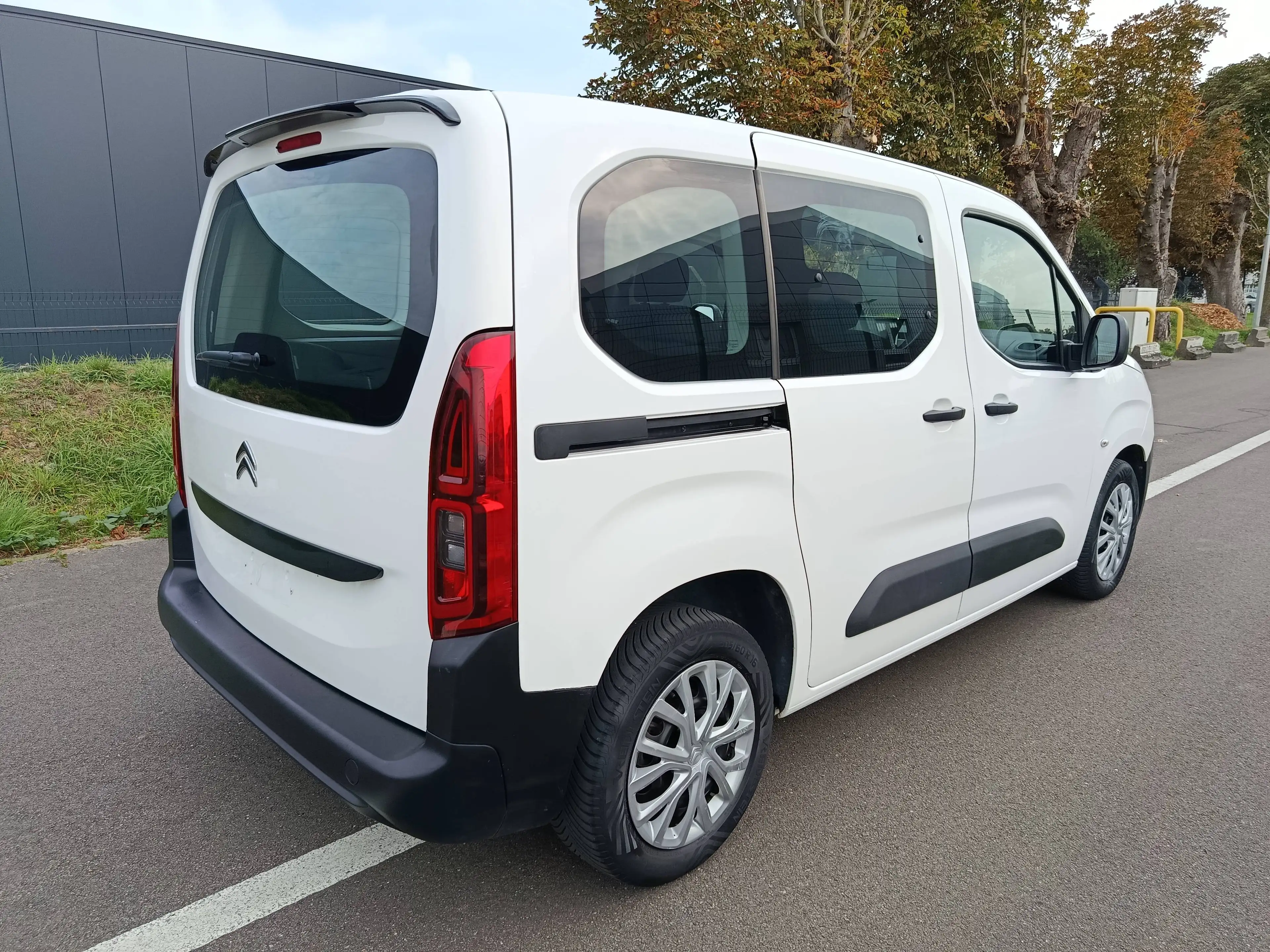 Citroen Berlingo Berlingo 1.2 Essence 5places Airco Navi — photo 3