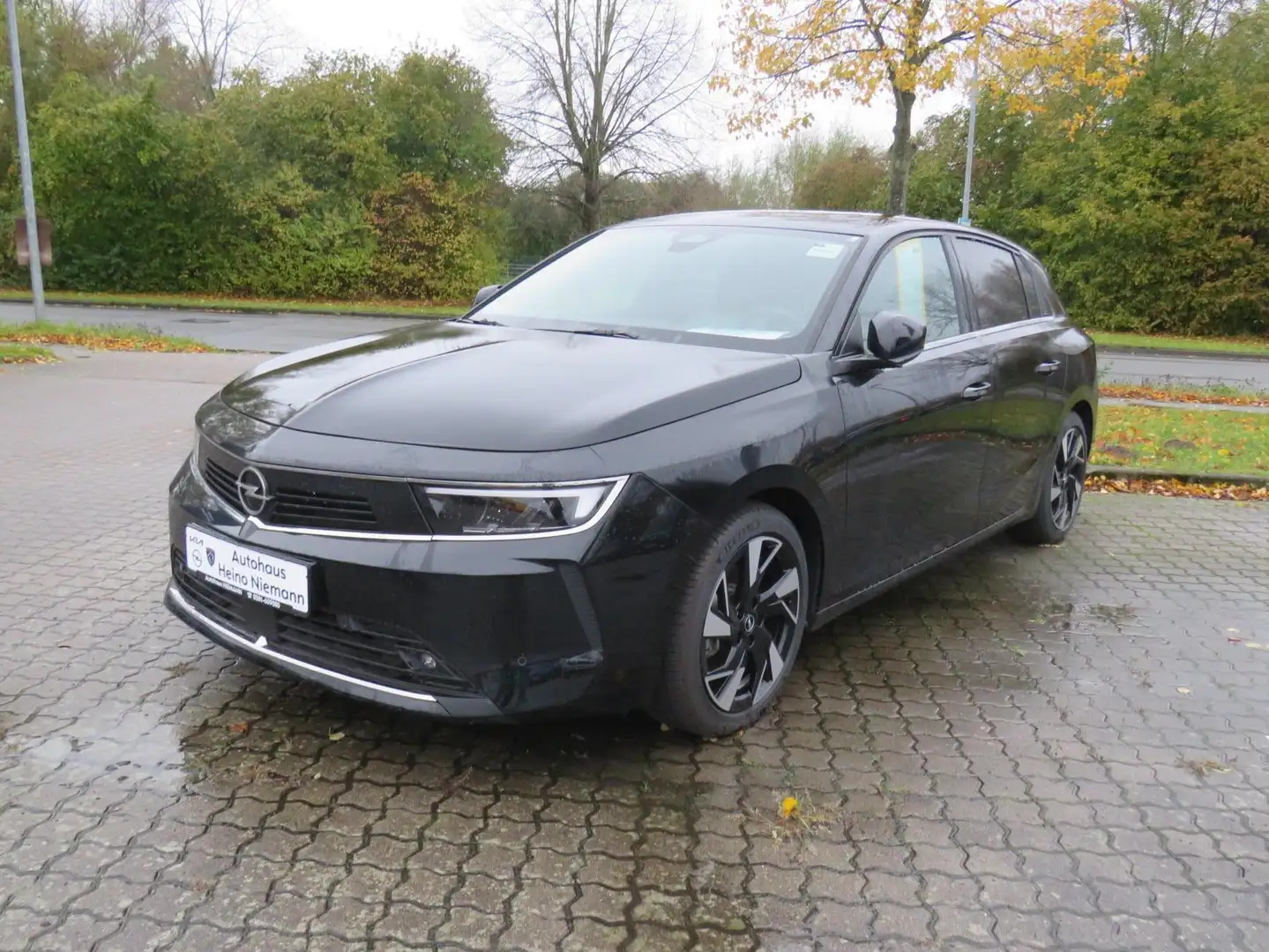 Opel Astra Business Elegance *RFK*NAVI*DAB*SH*LRheiz*LM*LED* Schwarz - 1