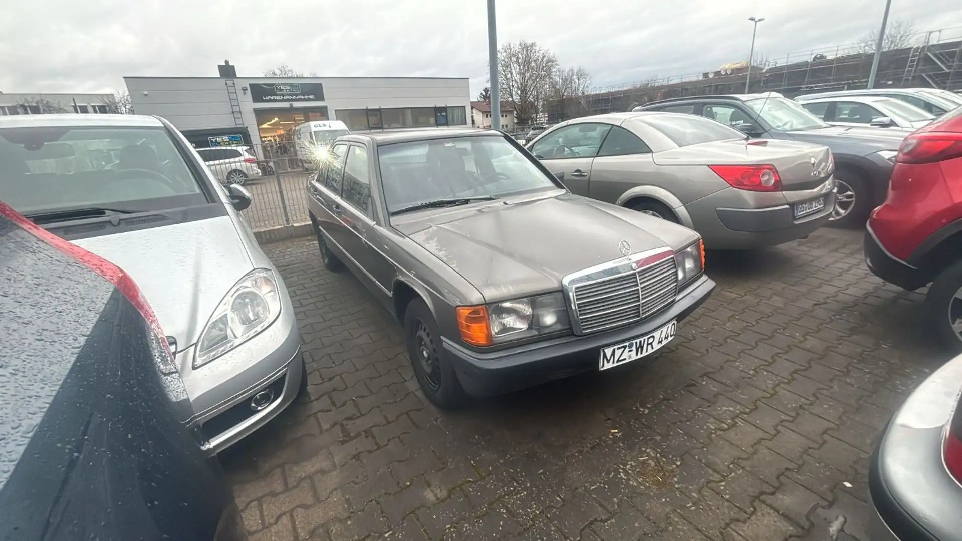Mercedes-Benz 190 Schiebedach 3. Hand Historie Gris - 2
