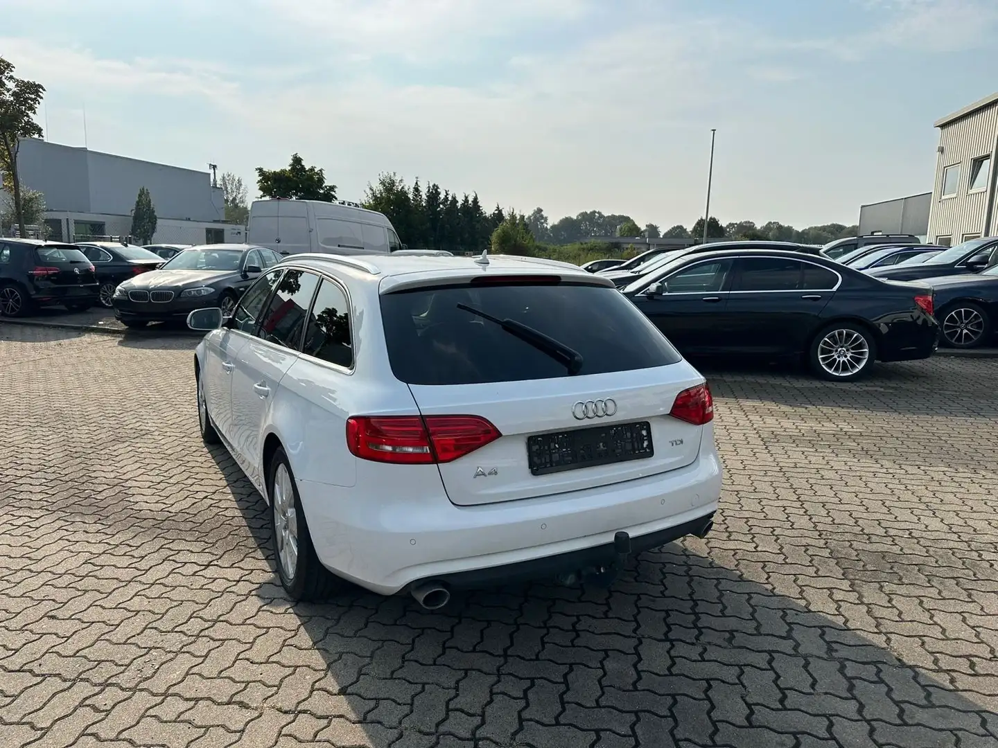 Audi A4 Avant Ambiente-LEDER-NAVI Weiß - 2