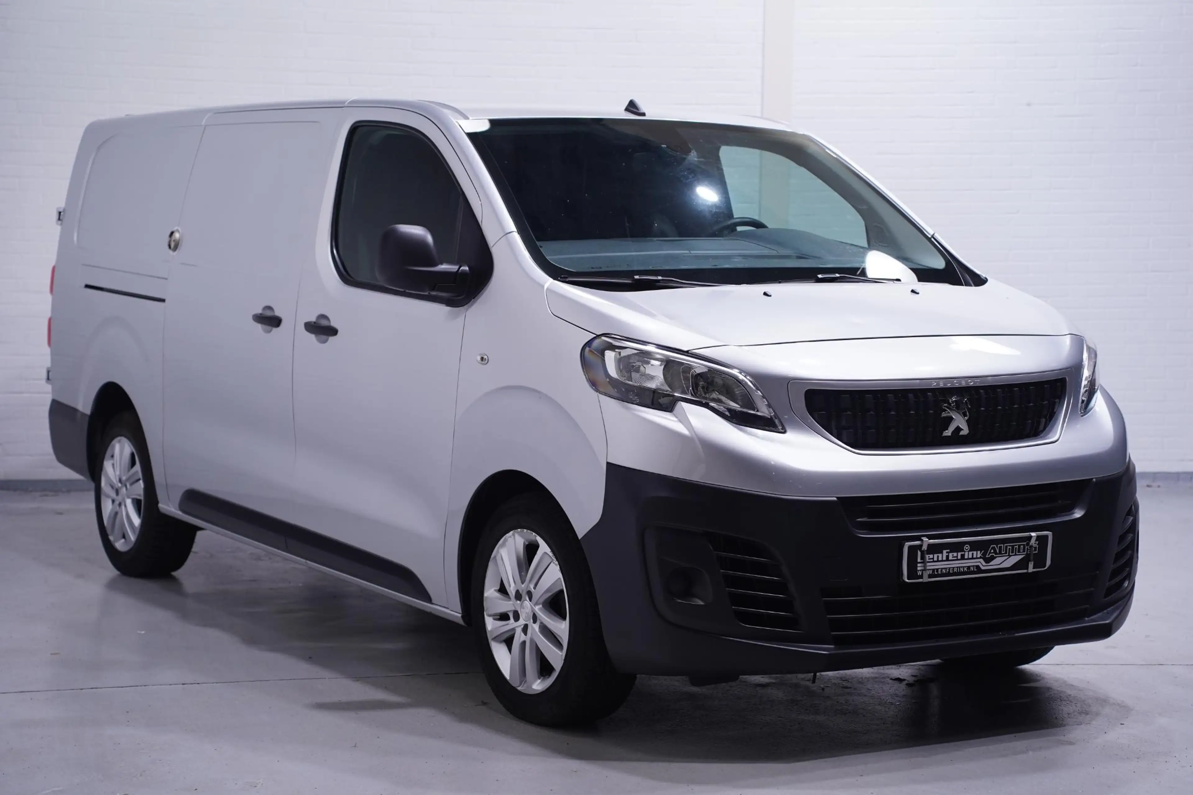 Peugeot Expert 2.0 HDI 122 pk L3 Navi, Trekhaak, 17" LMV Airco, P — photo 2