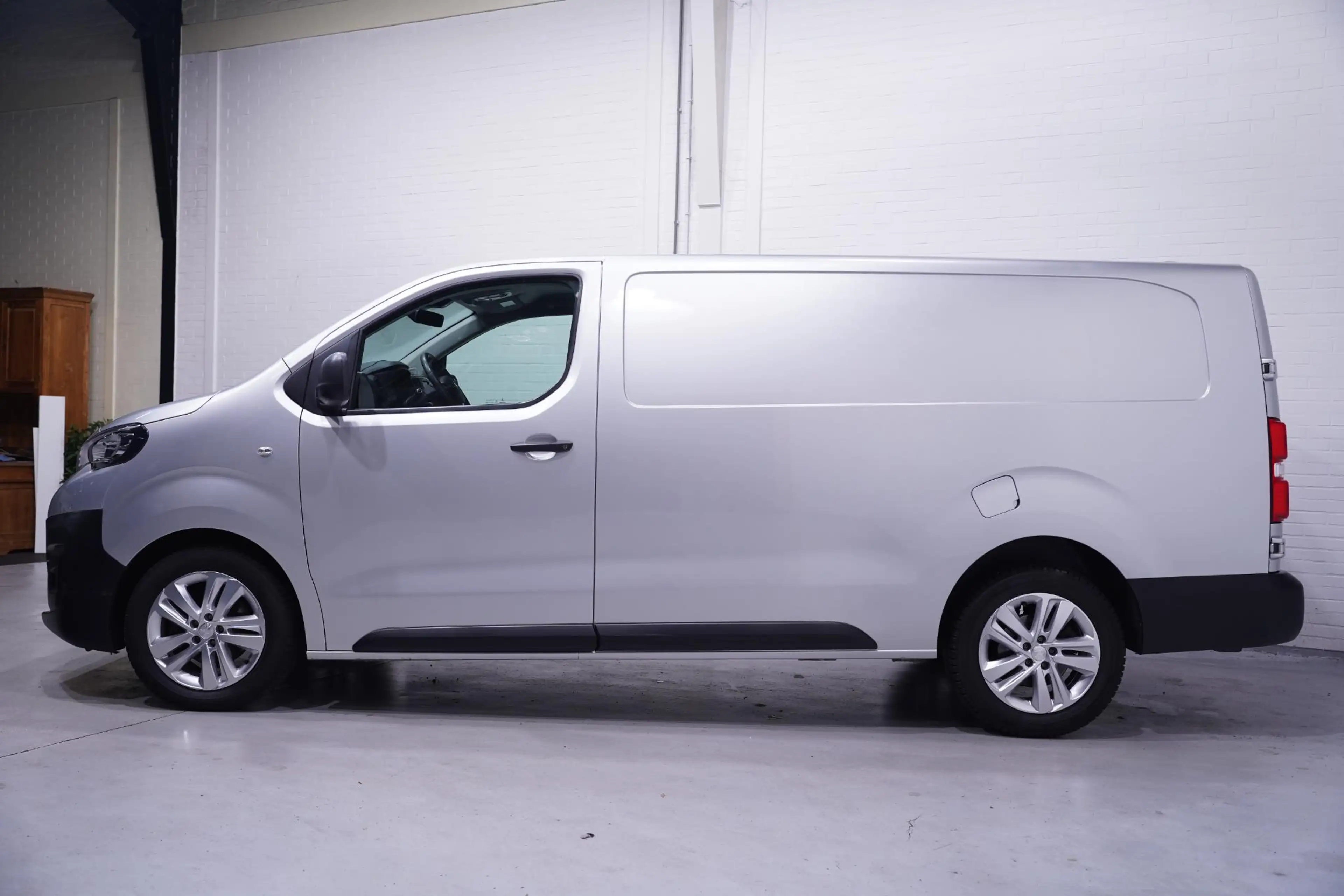 Peugeot Expert 2.0 HDI 122 pk L3 Navi, Trekhaak, 17" LMV Airco, P — photo 7