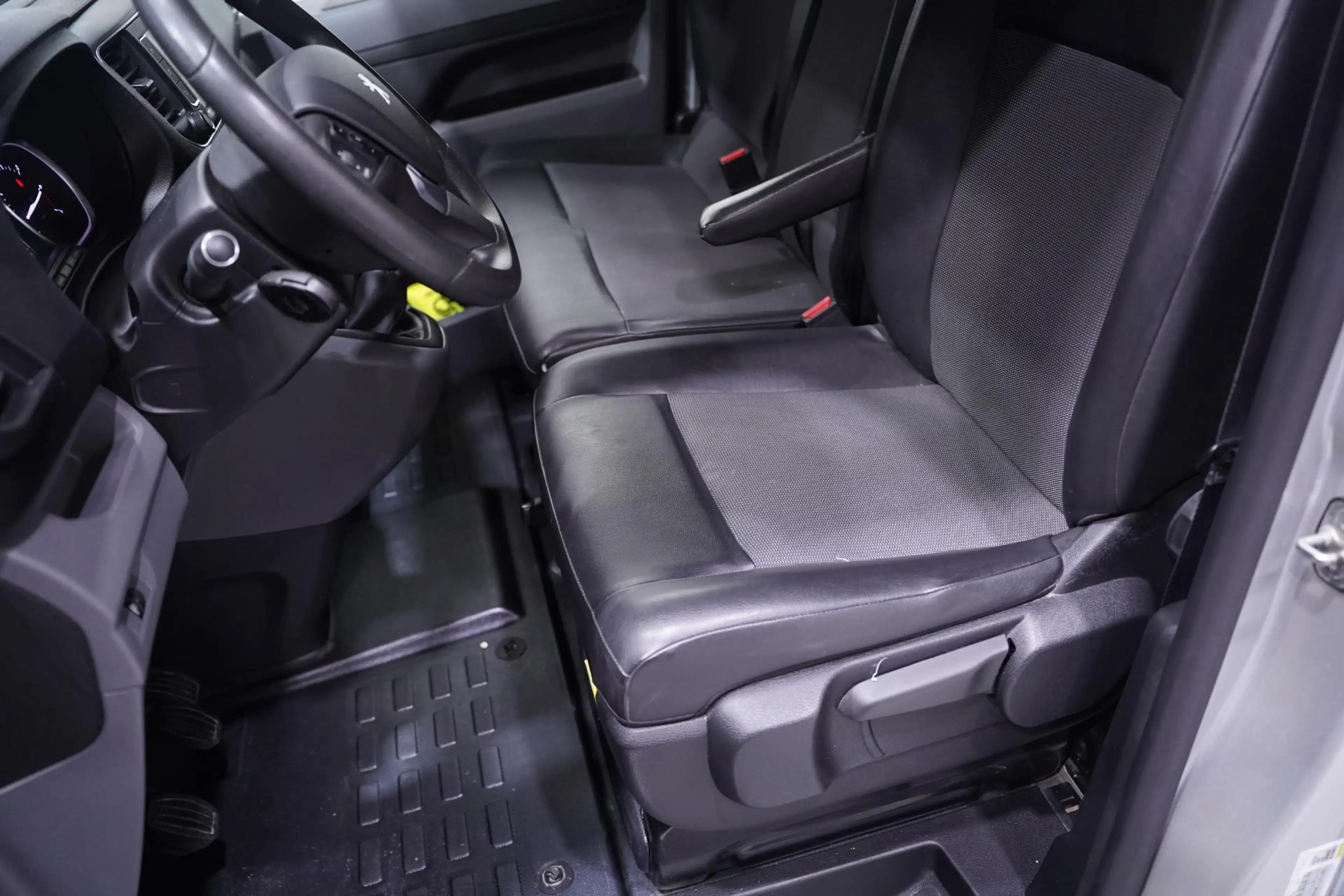 Peugeot Expert 2.0 HDI 122 pk L3 Navi, Trekhaak, 17" LMV Airco, P — photo 24
