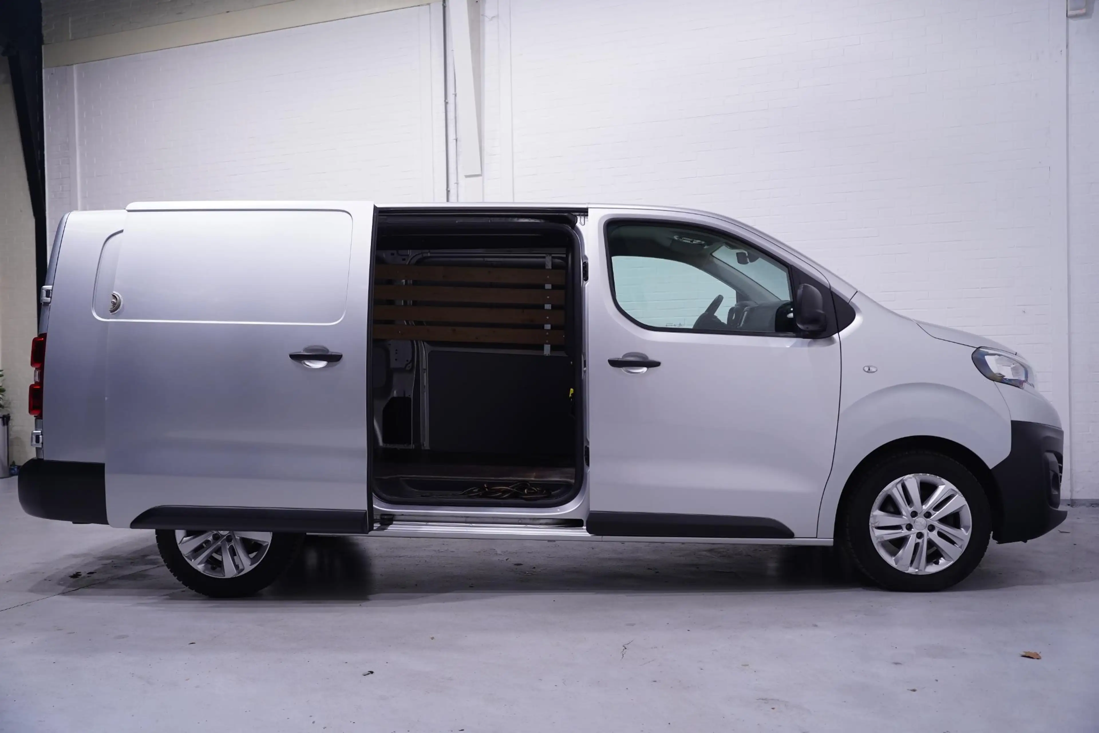Peugeot Expert 2.0 HDI 122 pk L3 Navi, Trekhaak, 17" LMV Airco, P — photo 9