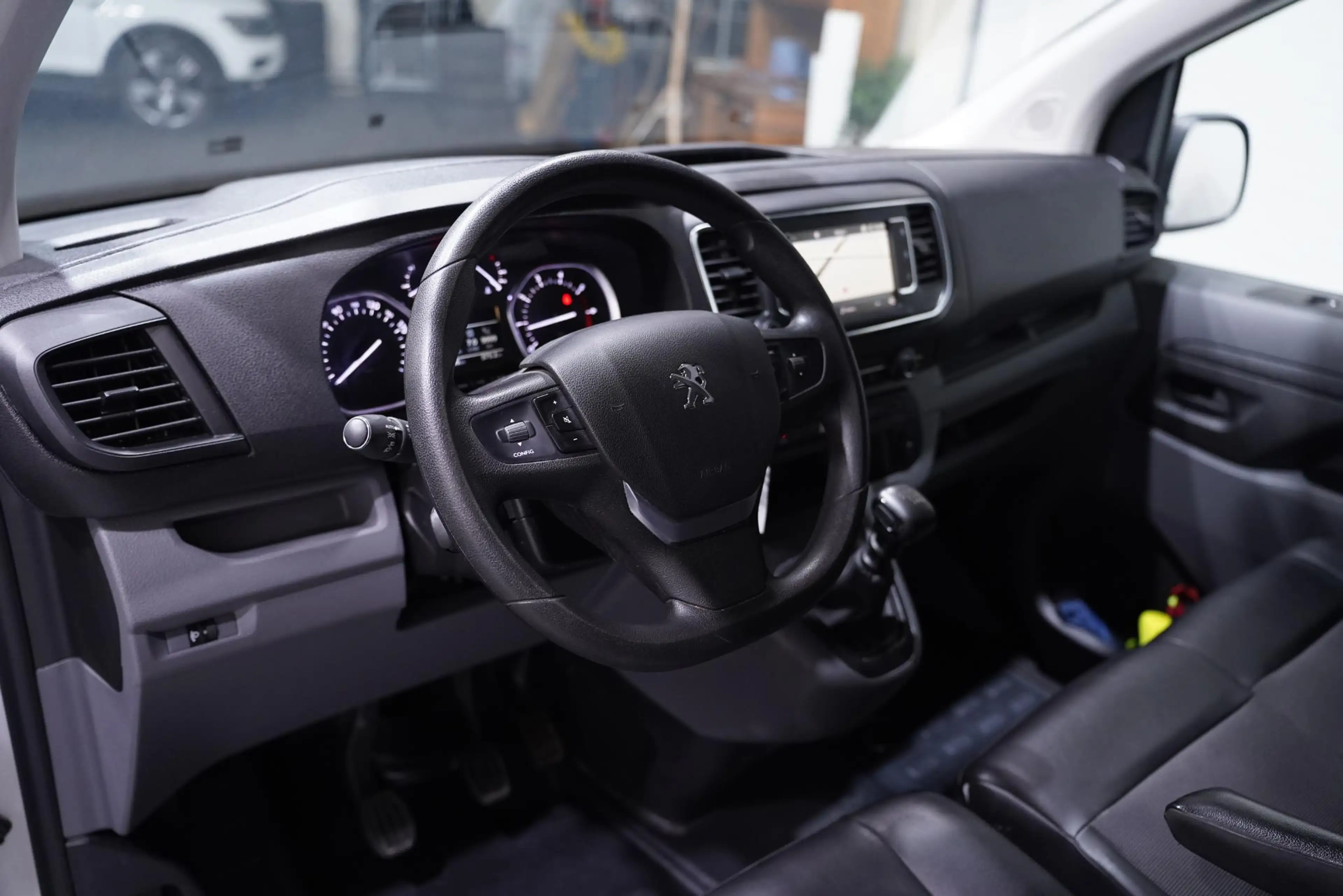 Peugeot Expert 2.0 HDI 122 pk L3 Navi, Trekhaak, 17" LMV Airco, P — photo 27