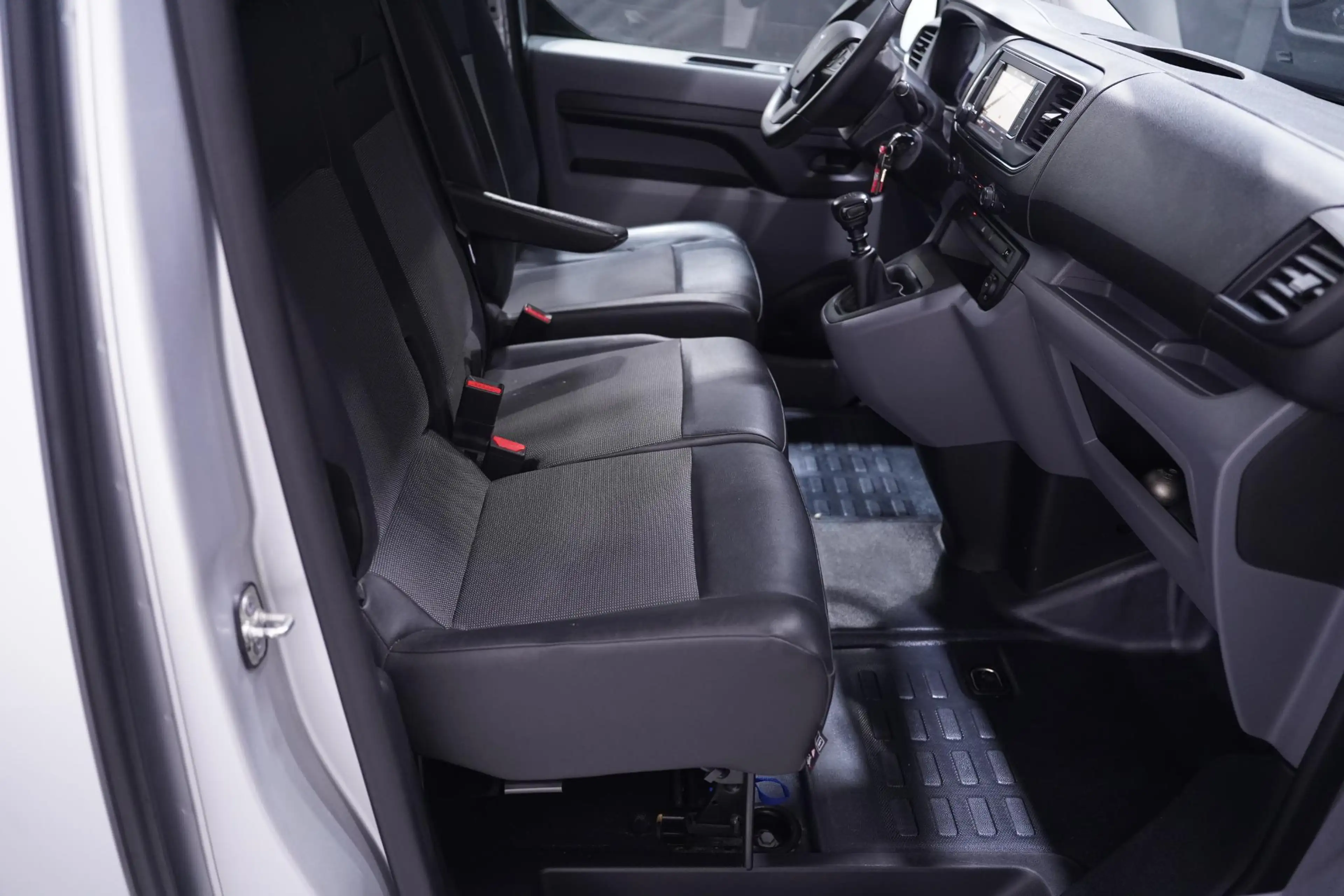 Peugeot Expert 2.0 HDI 122 pk L3 Navi, Trekhaak, 17" LMV Airco, P — photo 25