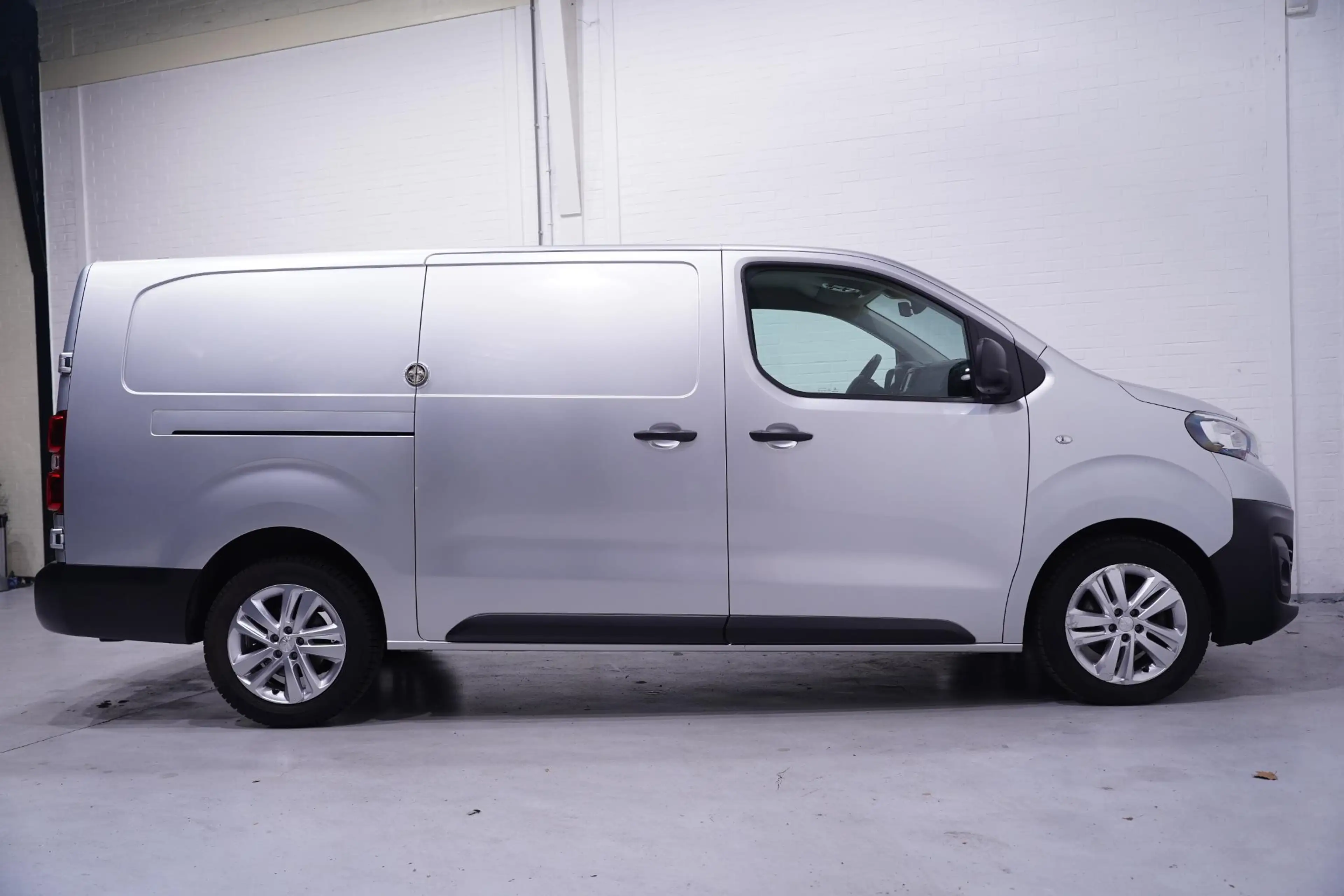 Peugeot Expert 2.0 HDI 122 pk L3 Navi, Trekhaak, 17" LMV Airco, P — photo 8