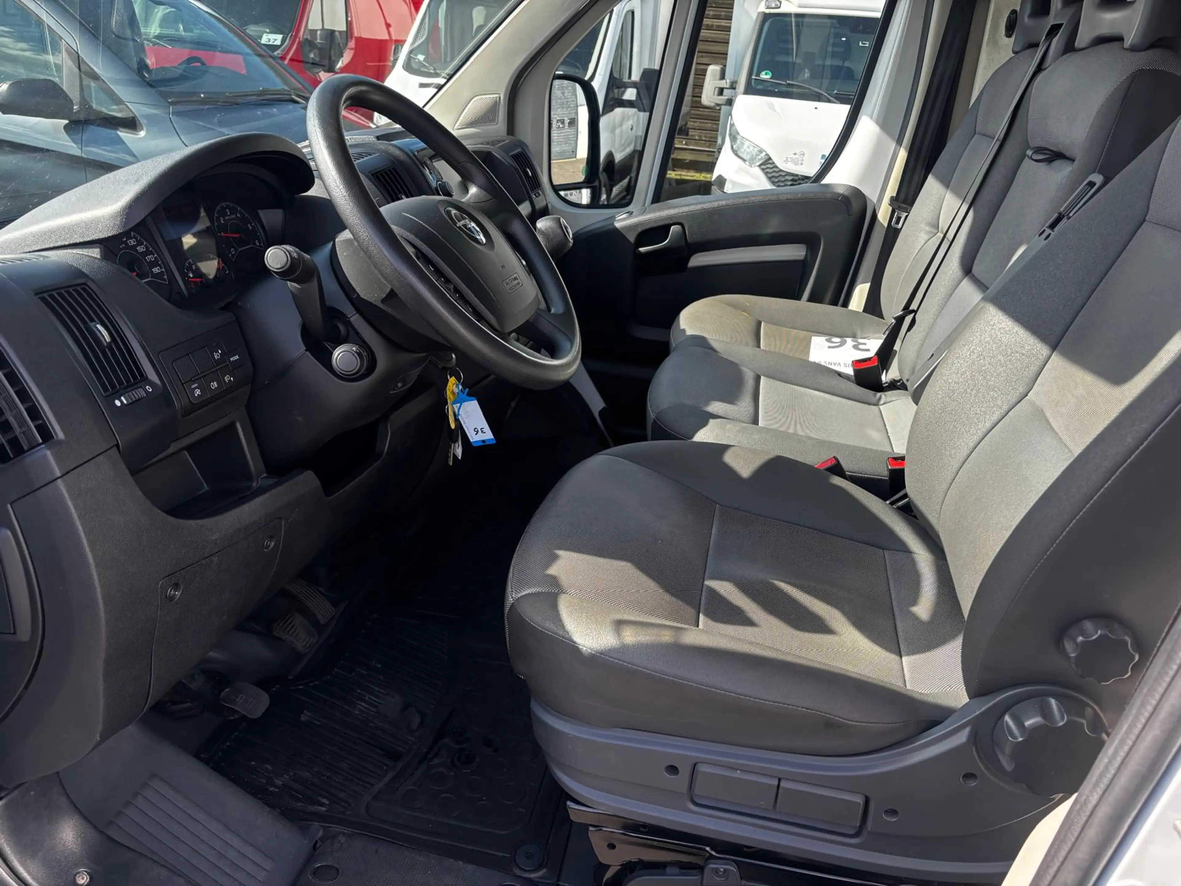 Opel Movano 2.2 D L2H H2 Airco Navi Cruise control AHK — photo 11