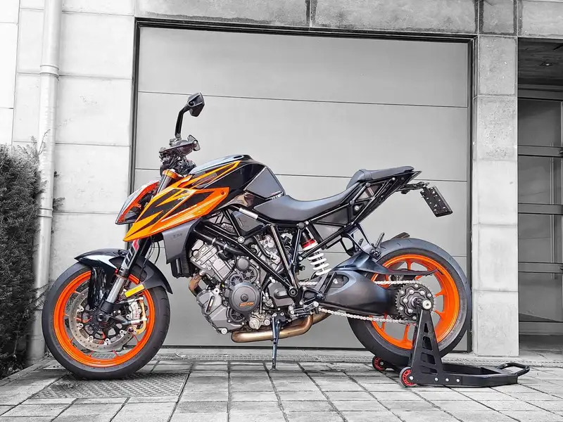 KTM 1290 Super Duke R - foto 2