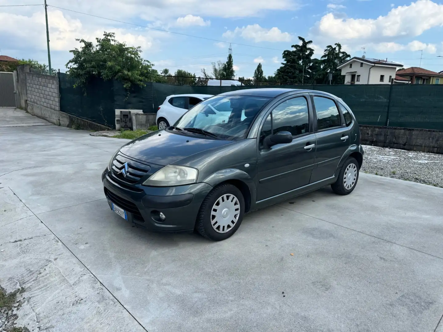 Citroen C3 1.1 airdream Elegance Verde - 2