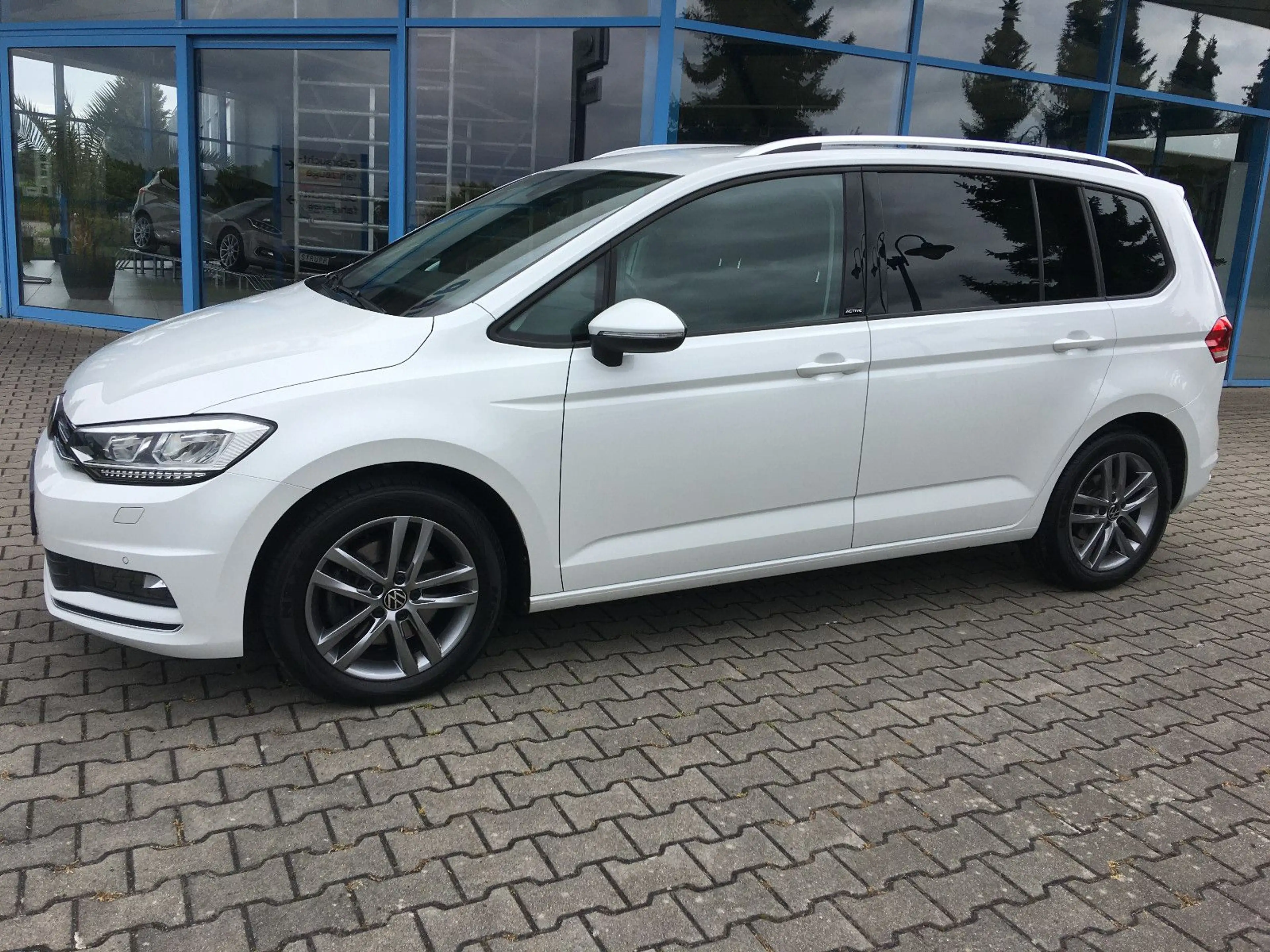 Volkswagen Touran Active 2,0 Active Standhz./LED/ACC/7Sitze — photo 2
