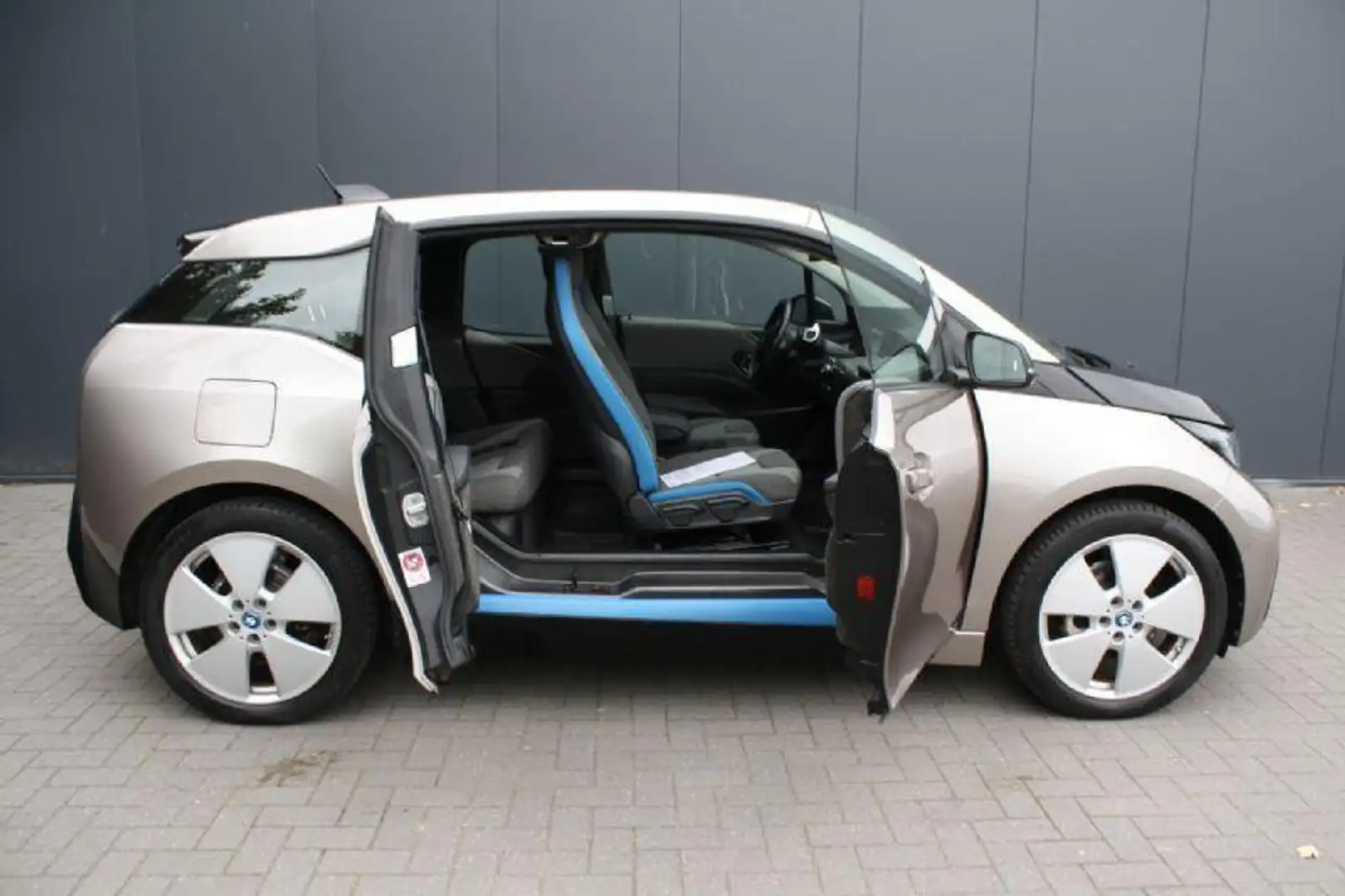 BMW i3 Basis Comfort Advance 22 kWh - NAVIGATIE - CAMERA Grijs - 2