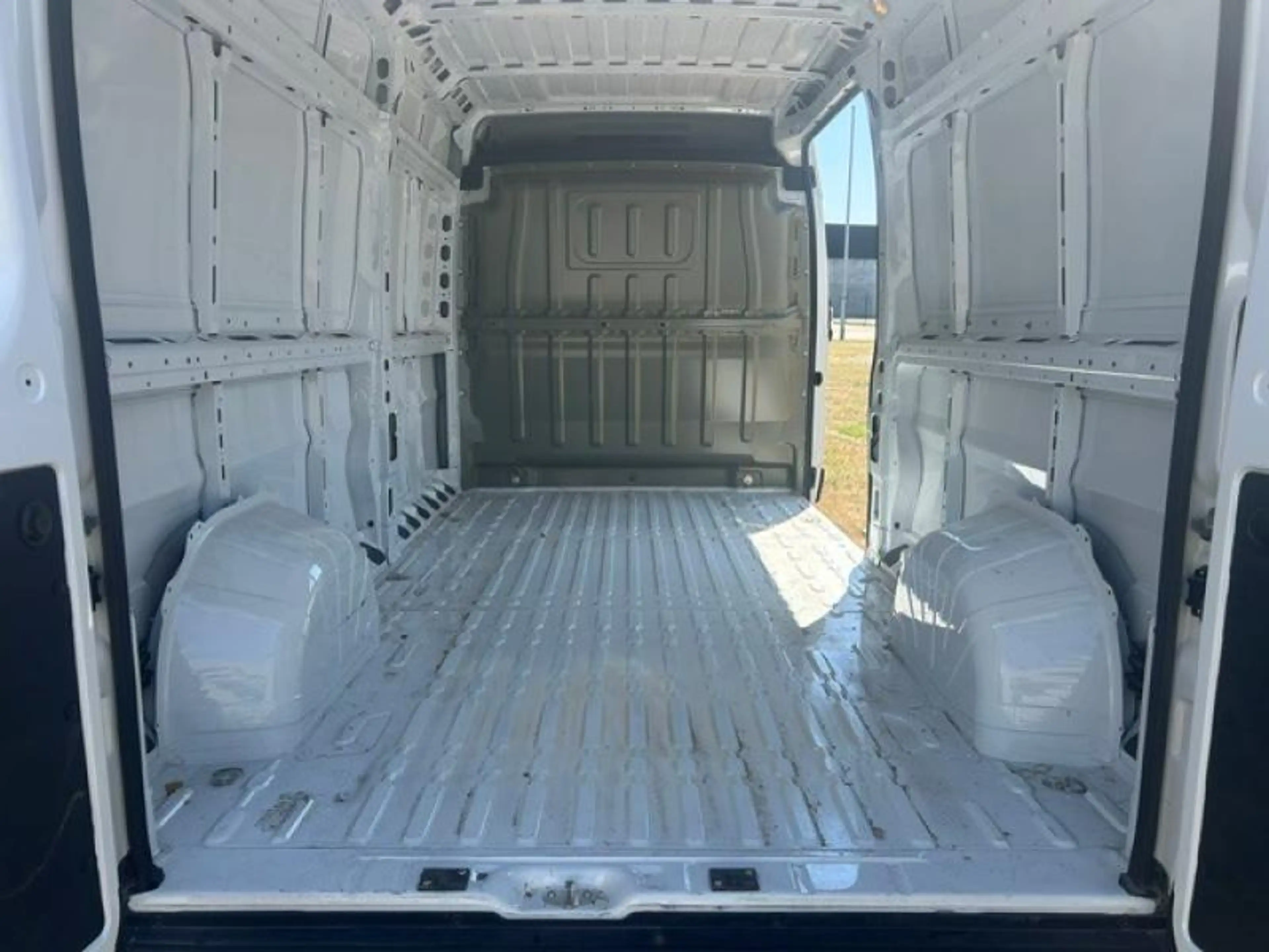 Peugeot Boxer & e- — photo 9