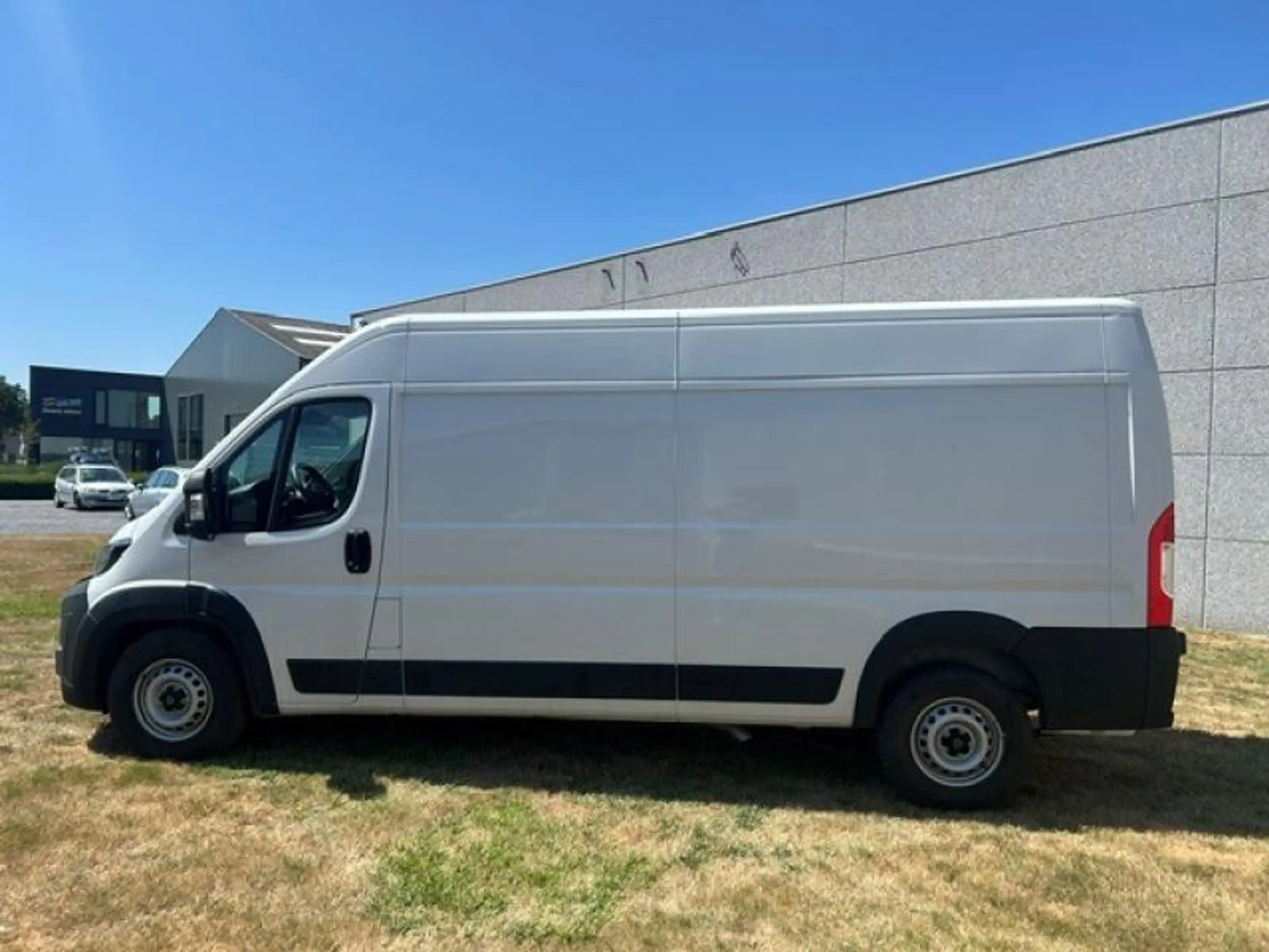 Peugeot Boxer & e- — photo 8