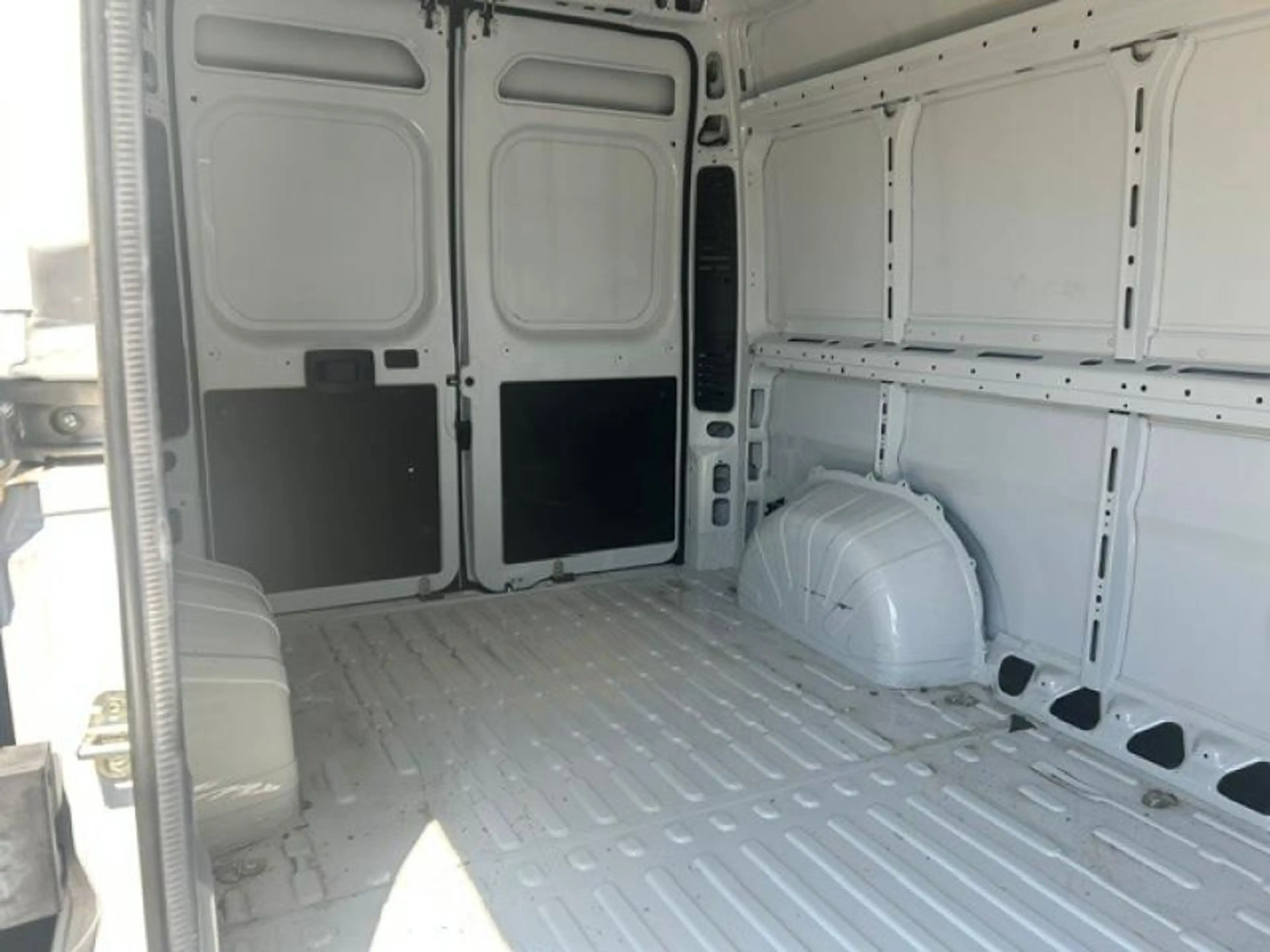 Peugeot Boxer & e- — photo 11