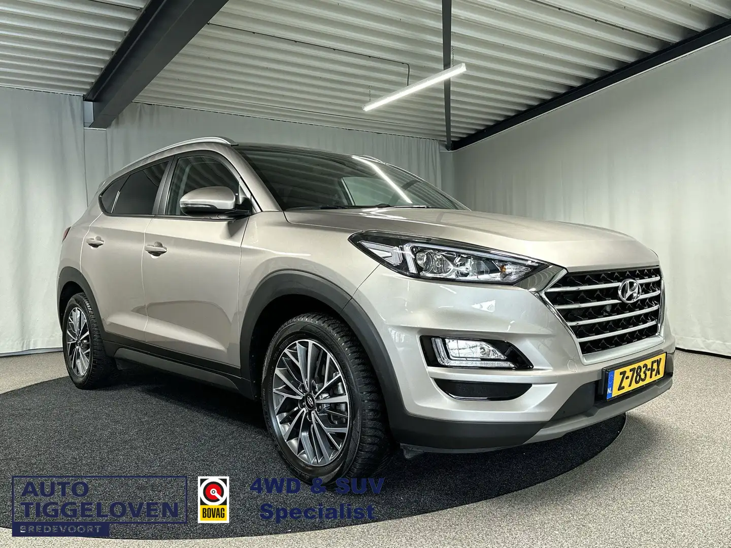 Hyundai TUCSON 1.6 T-GDI Comfort Automaat Grijs - 1