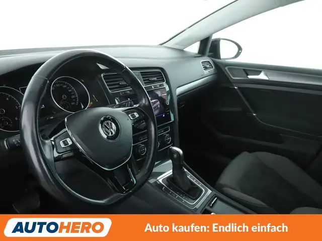 Volkswagen Golf view 11