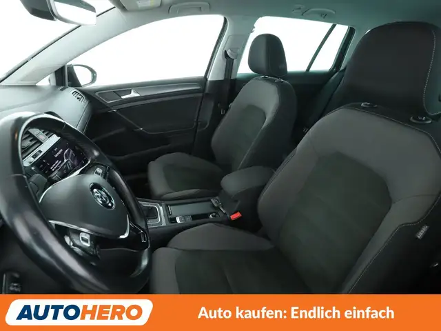 Volkswagen Golf view 10