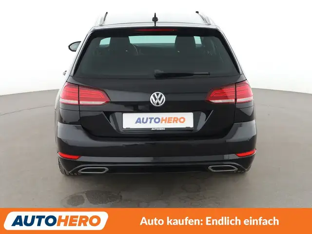 Volkswagen Golf view 5