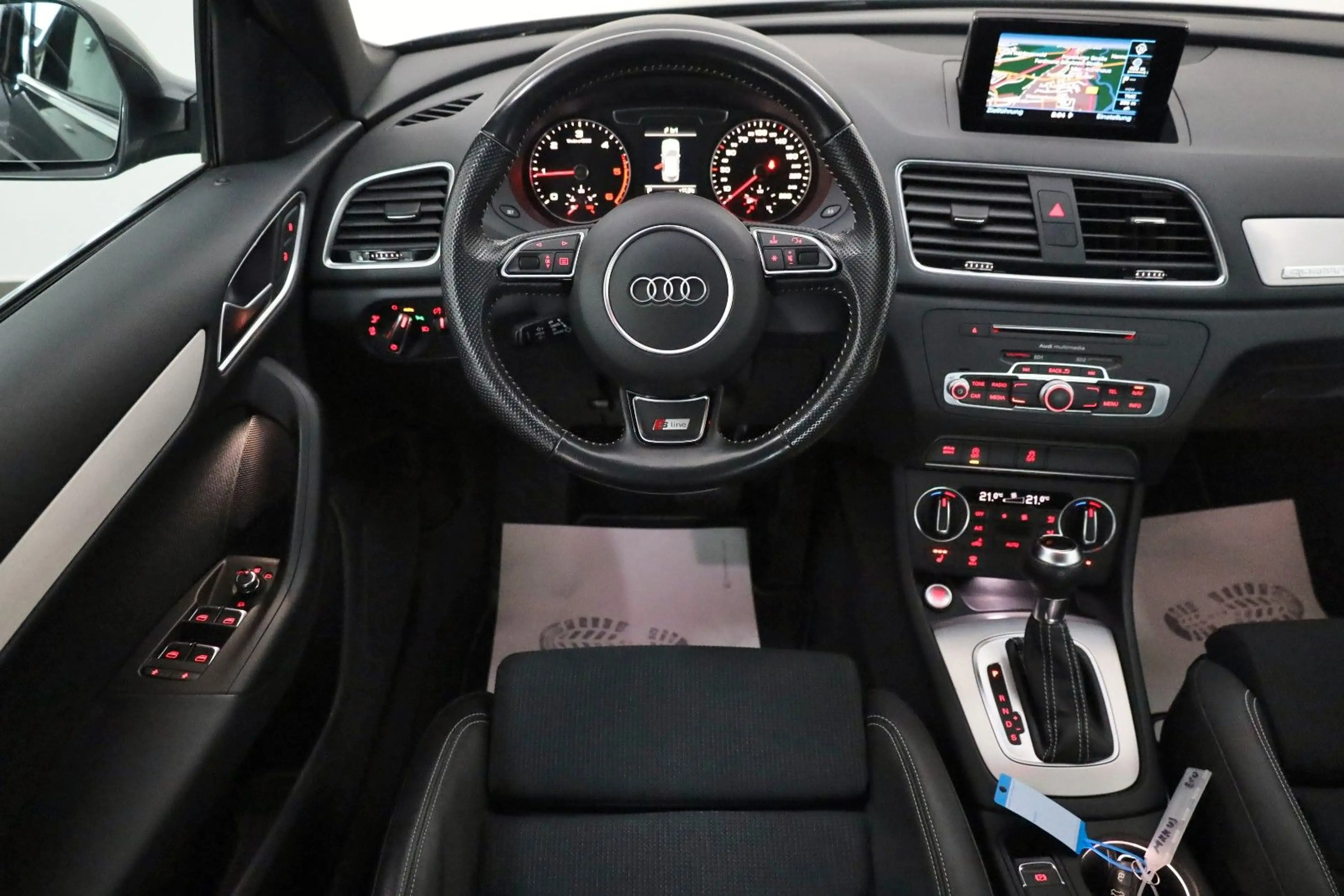 Audi Q3 quattro S Line T.Leder,Navi,Xenon,SH,PDC,AHK — photo 15