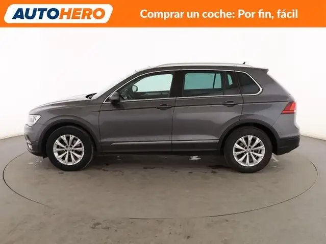 Volkswagen Tiguan view 3