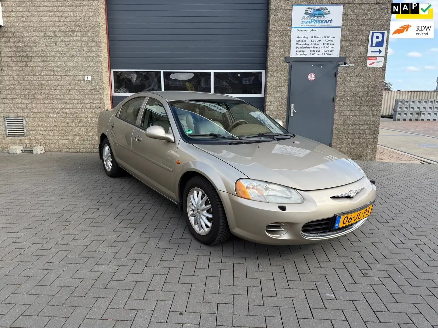 Chrysler Sebring 2.7i-V6 24V LE Marrón - 1