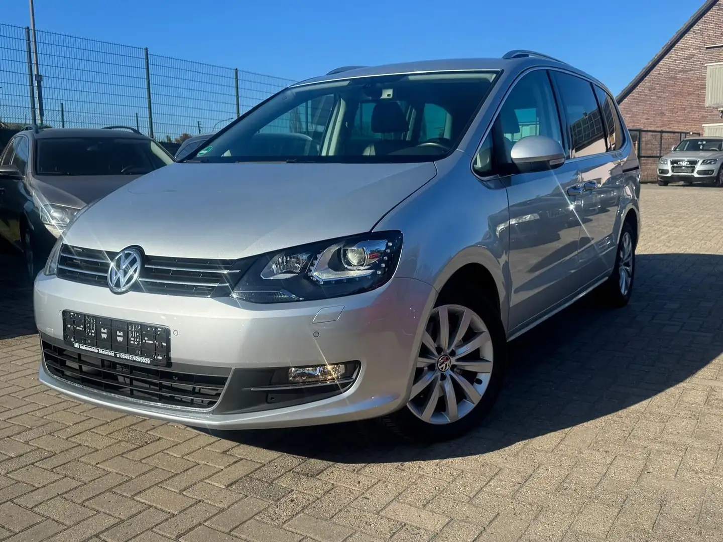Volkswagen Sharan Highline BMT / NAVI / BI-XENON / SCHECKHE Silber - 1