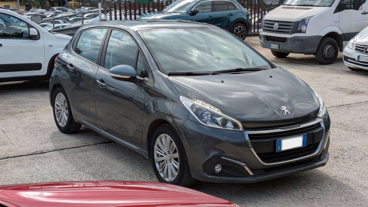 Peugeot 208 1.2cc 82cv