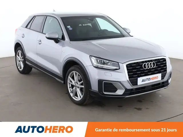 Audi Q2 view 8