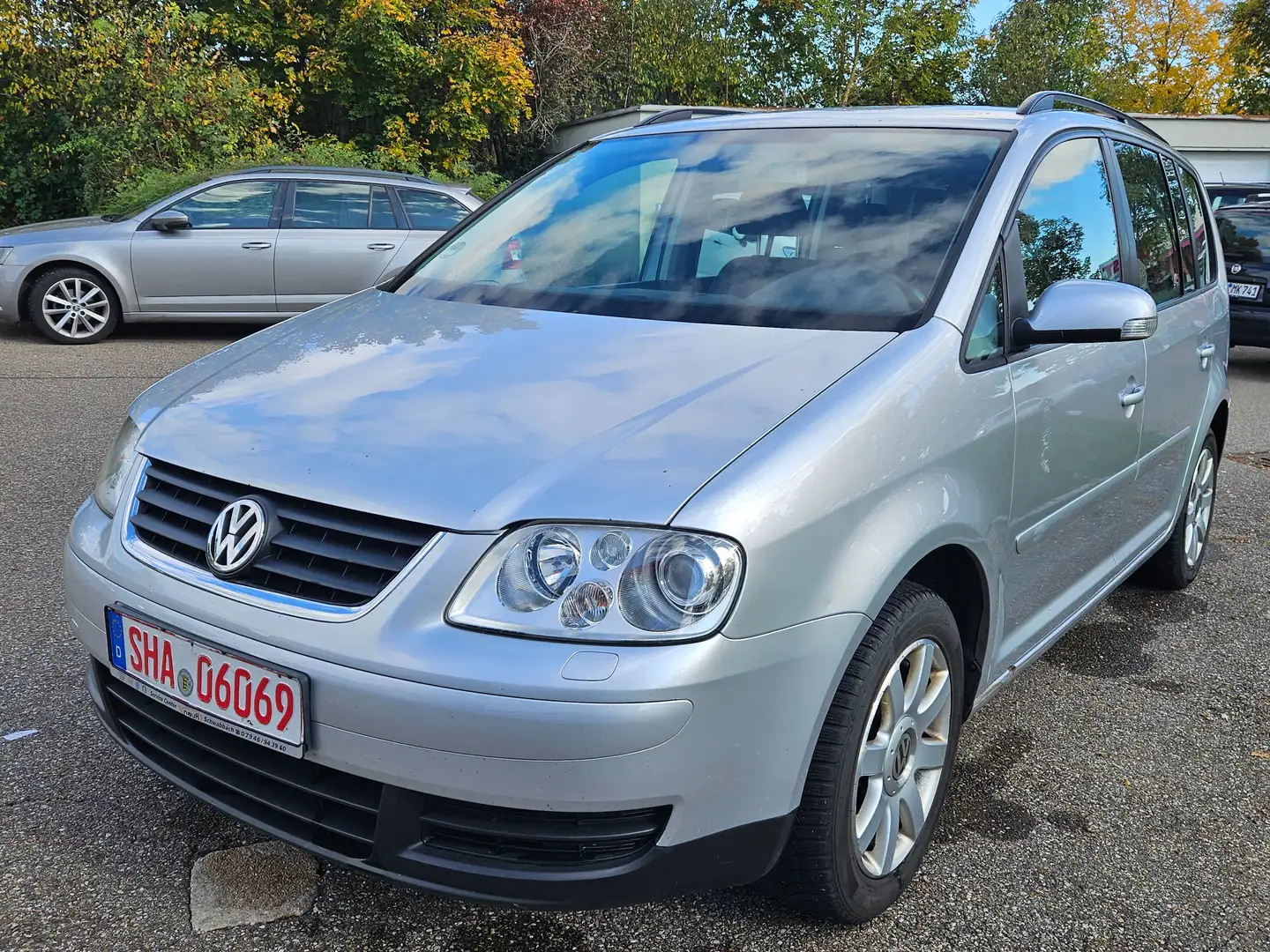 Volkswagen Touran Trendline 2.0 FSI /AHK Gris - 1