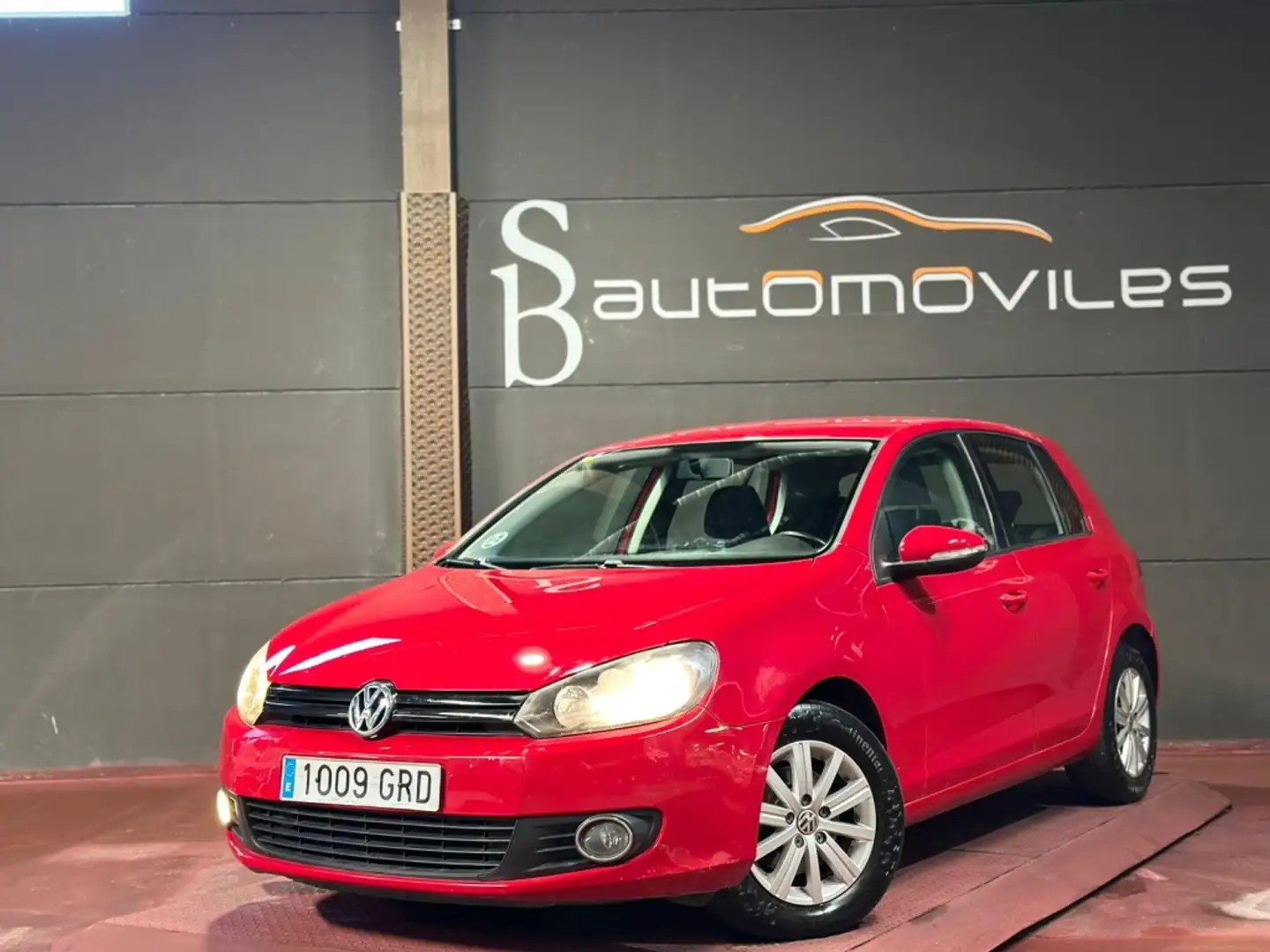 Volkswagen Golf 1.6TDI CR Advance 105 Rojo - 2