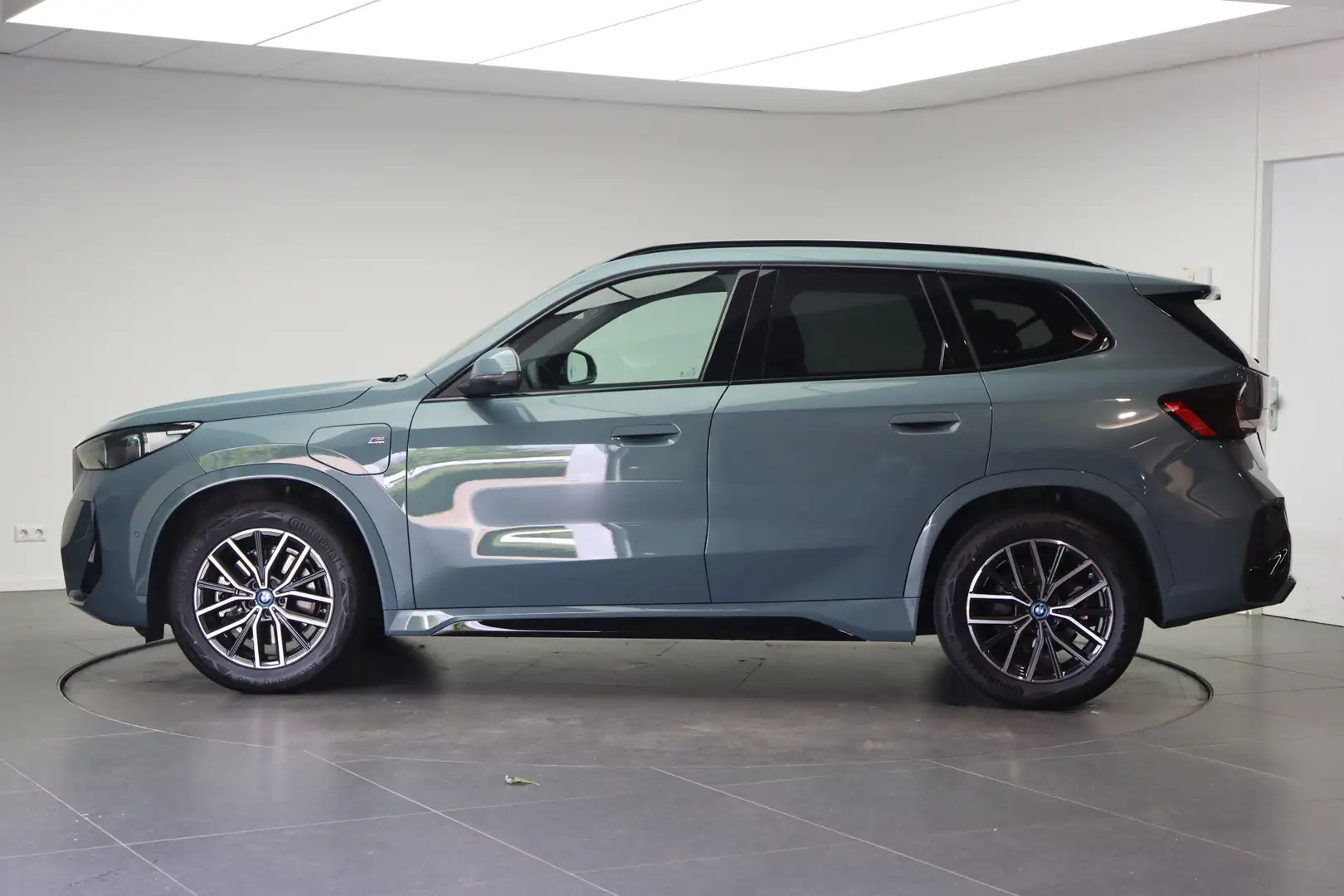 BMW X1 xDrive30e High Executive M Sport Automaat / Trekha Groen - 2