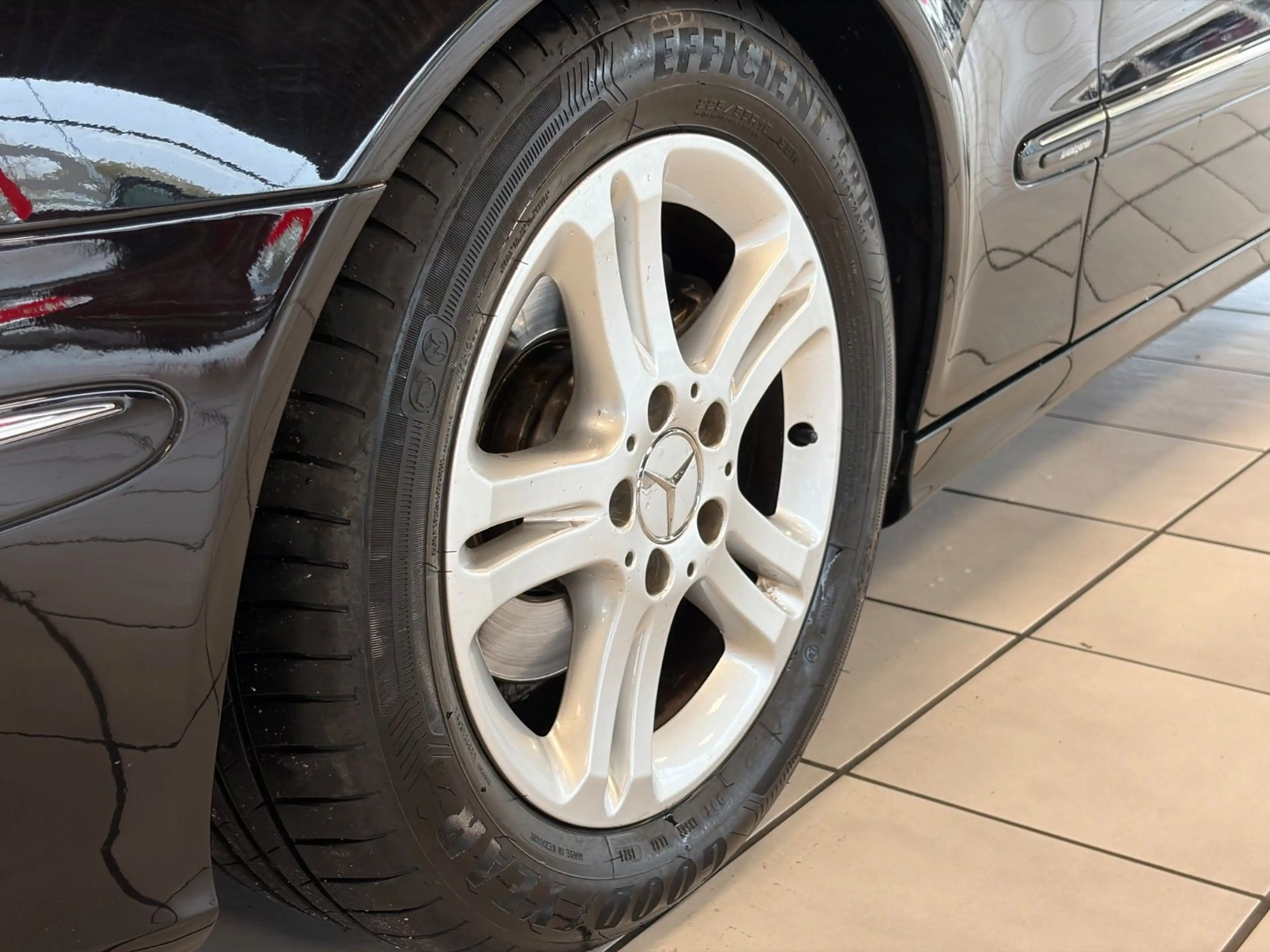 Mercedes-Benz E 220 CDI Lim. Avantgarde · MOPF · Xenon · GSD — photo 10
